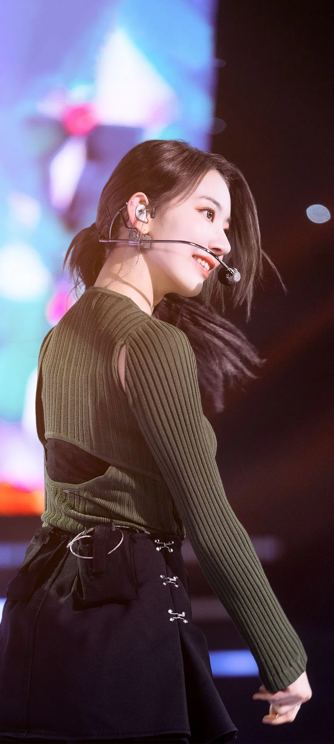 Fond d'écran de verrouillage mobile Sakura Miyawaki 4K HD télécharger — IZ*ONE, LE SSERAFIM