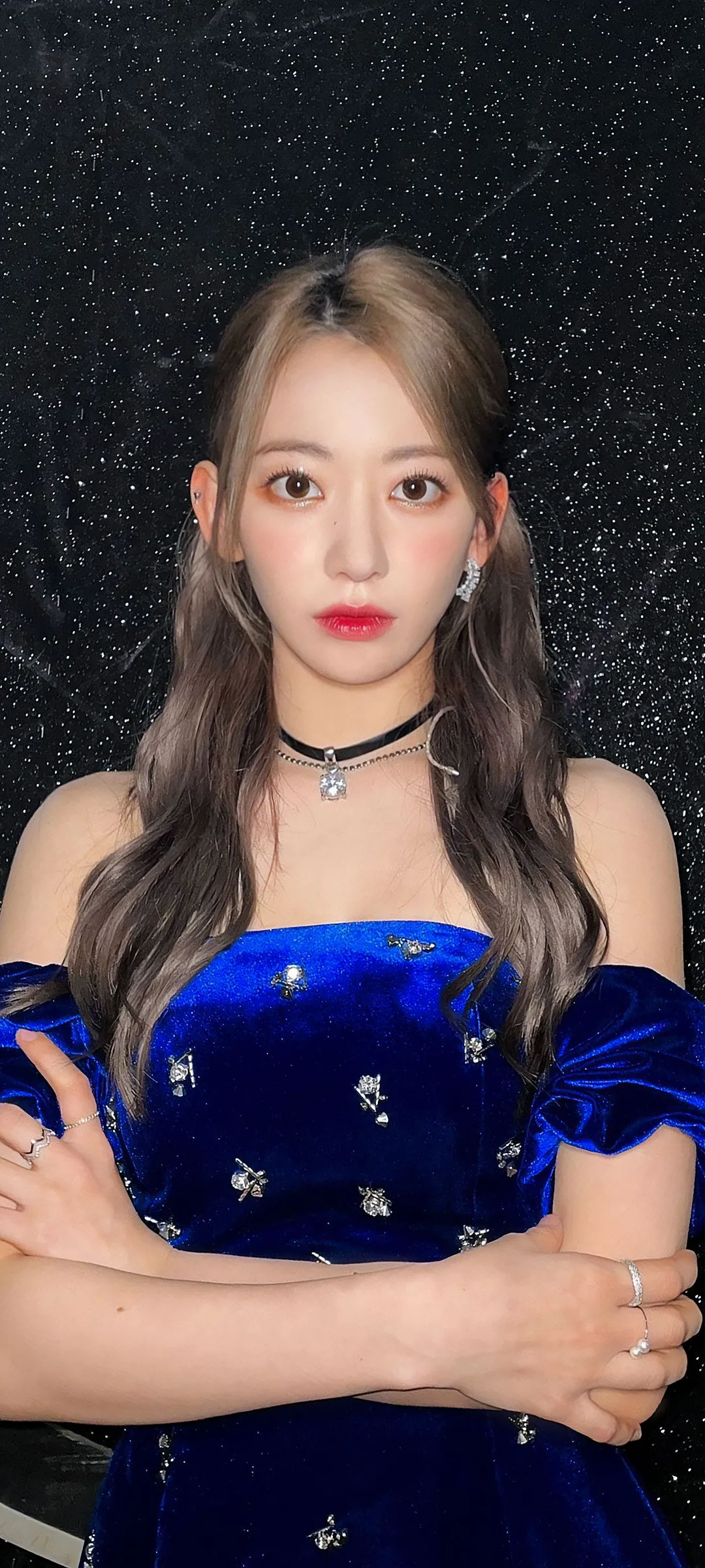 Fond d'écran de verrouillage mobile Sakura Miyawaki 4K HD télécharger — IZ*ONE, LE SSERAFIM