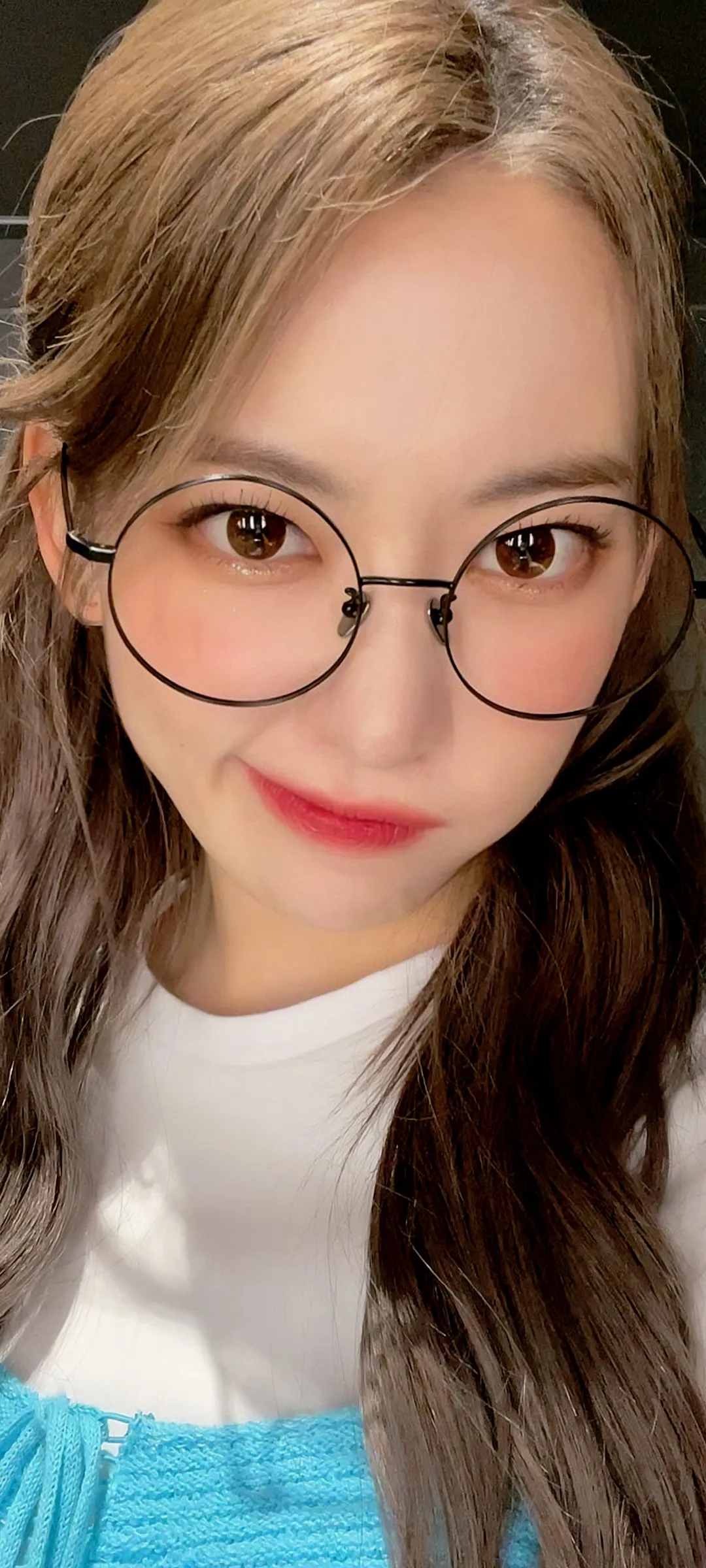 Fond d'écran de verrouillage mobile Sakura Miyawaki 4K HD télécharger — IZ*ONE, LE SSERAFIM