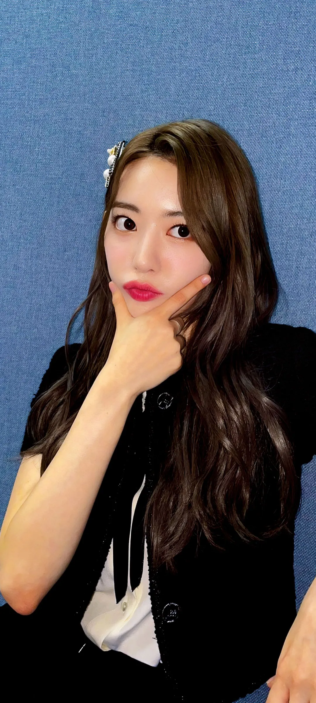 Fond d'écran de verrouillage mobile Sakura Miyawaki 4K HD télécharger — IZ*ONE, LE SSERAFIM