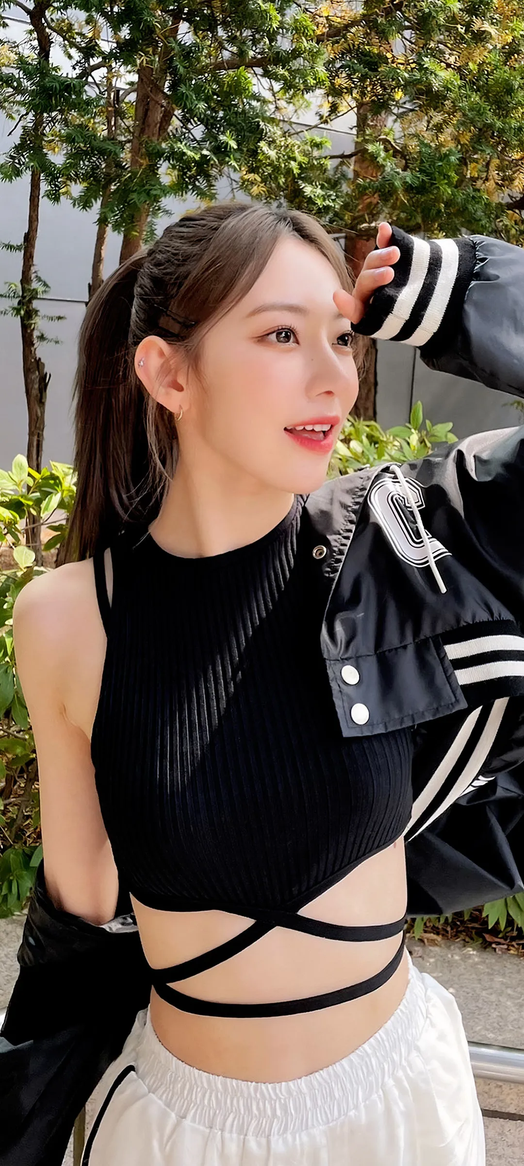 Fond d'écran de verrouillage mobile Sakura Miyawaki 4K HD télécharger — IZ*ONE, LE SSERAFIM