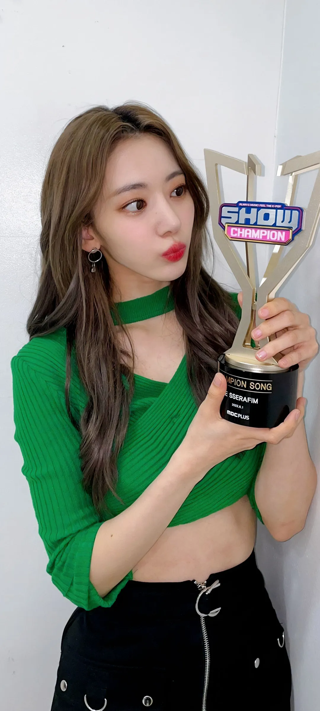 Fond d'écran de verrouillage mobile Sakura Miyawaki 4K HD télécharger — IZ*ONE, LE SSERAFIM