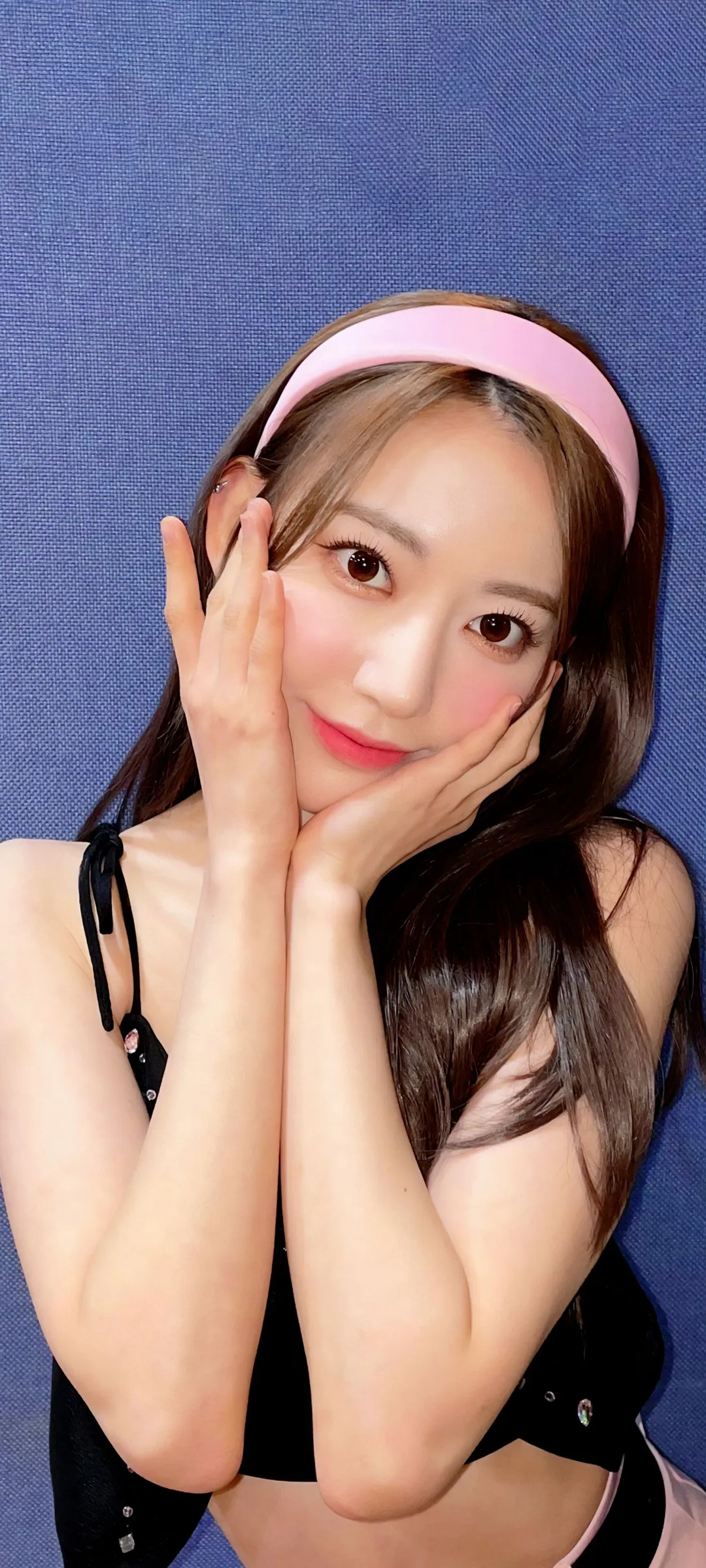 Fond d'écran de verrouillage mobile Sakura Miyawaki 4K HD télécharger — IZ*ONE, LE SSERAFIM