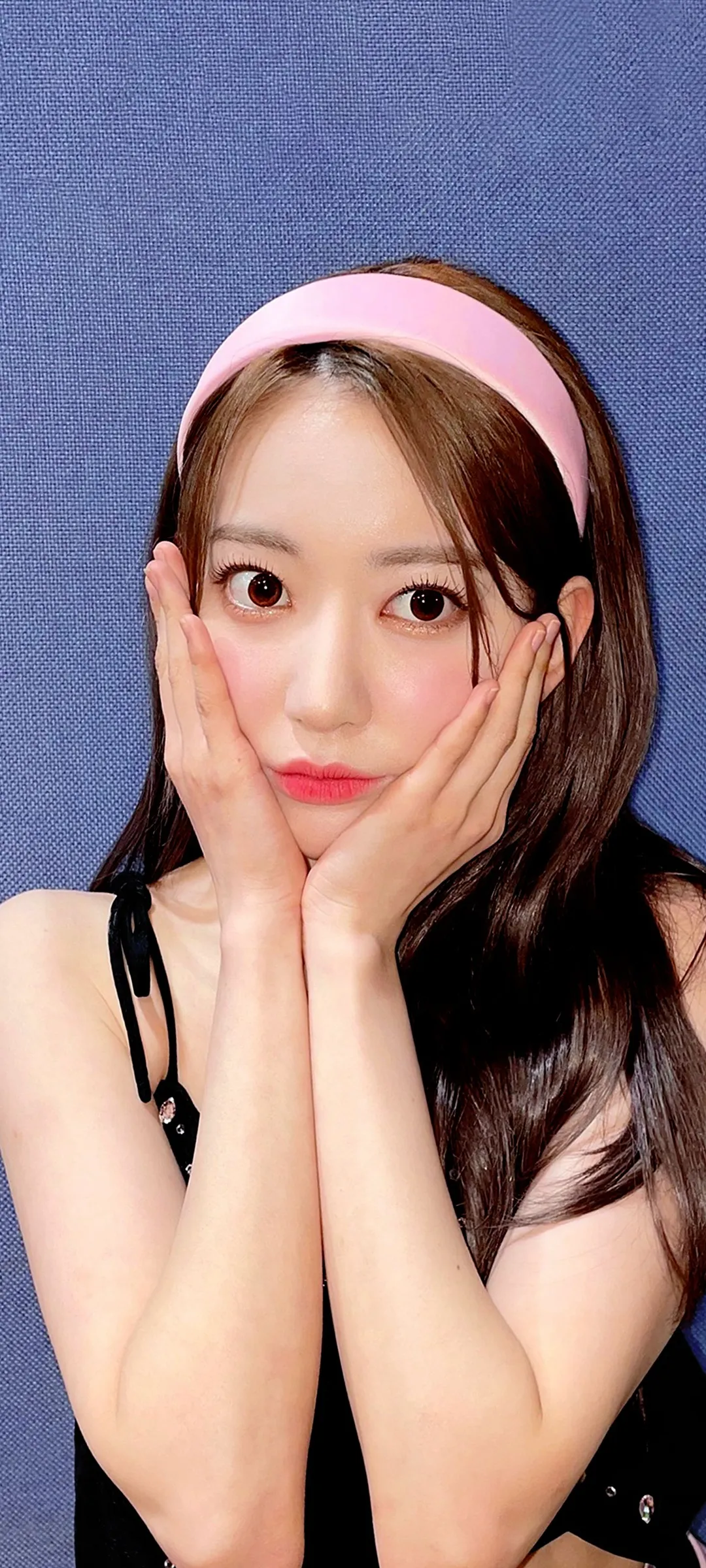 Fond d'écran de verrouillage mobile Sakura Miyawaki 4K HD télécharger — IZ*ONE, LE SSERAFIM