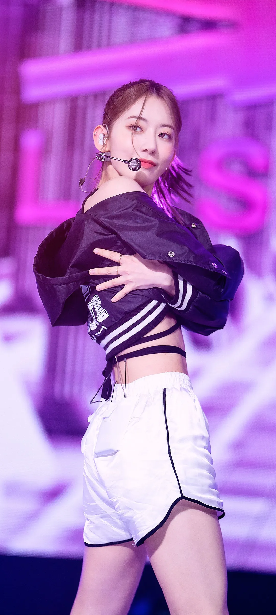 Fond d'écran de verrouillage mobile Sakura Miyawaki 4K HD télécharger — IZ*ONE, LE SSERAFIM