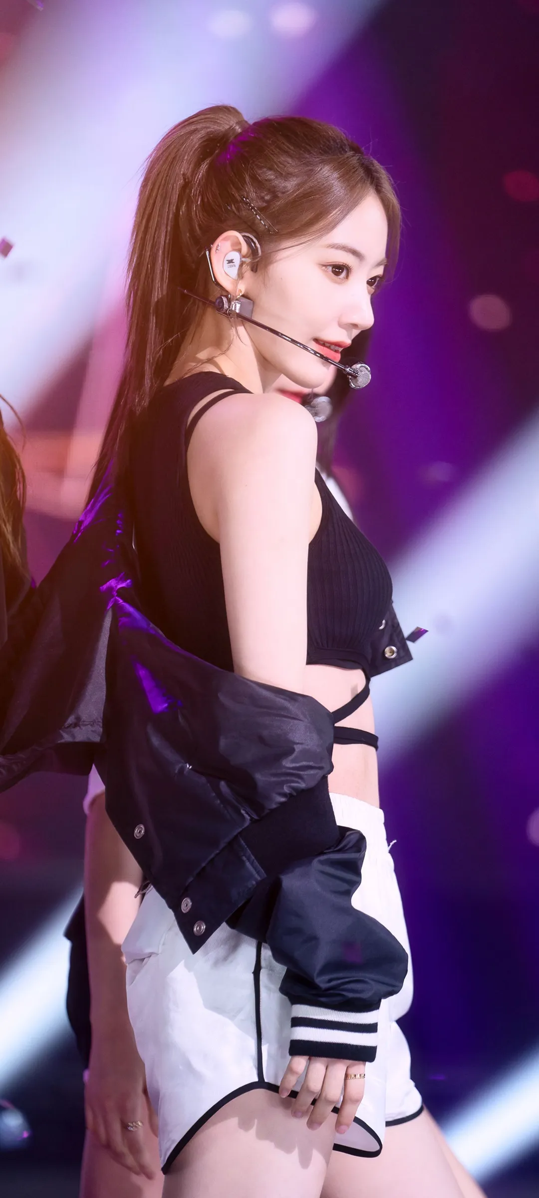 Fond d'écran de verrouillage mobile Sakura Miyawaki 4K HD télécharger — IZ*ONE, LE SSERAFIM