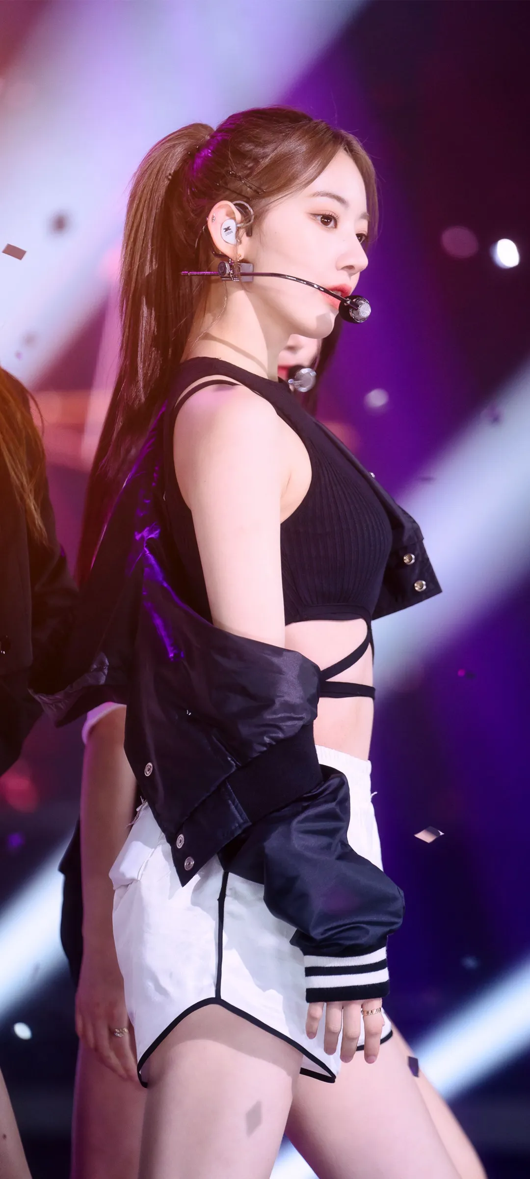 Fond d'écran de verrouillage mobile Sakura Miyawaki 4K HD télécharger — IZ*ONE, LE SSERAFIM