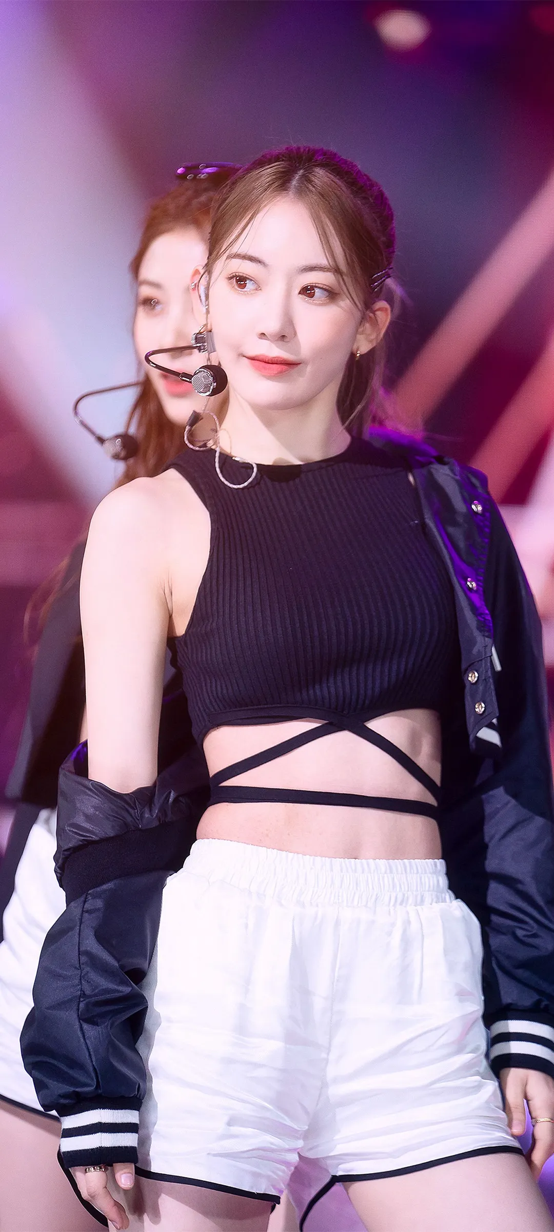 Fond d'écran de verrouillage mobile Sakura Miyawaki 4K HD télécharger — IZ*ONE, LE SSERAFIM