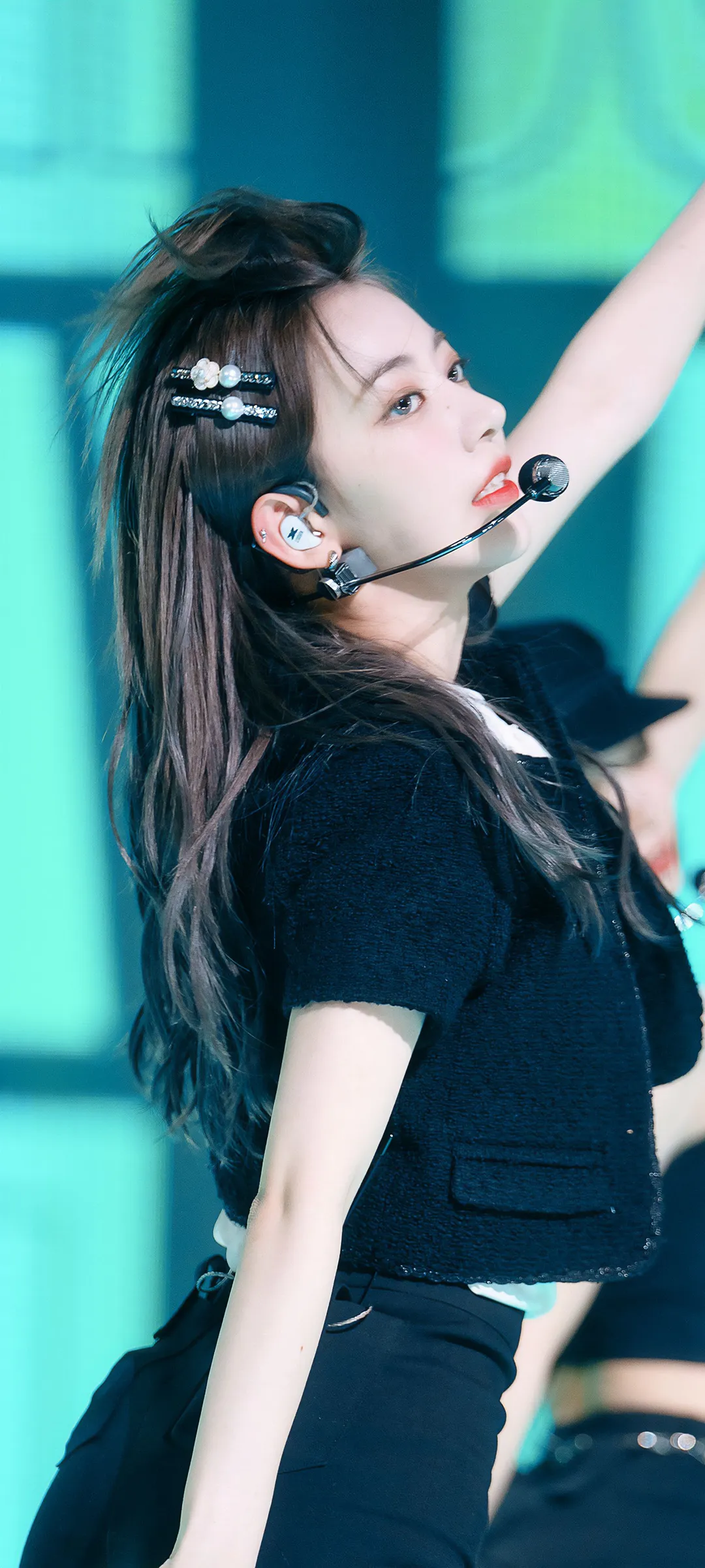 Fond d'écran de verrouillage mobile Sakura Miyawaki 4K HD télécharger — IZ*ONE, LE SSERAFIM