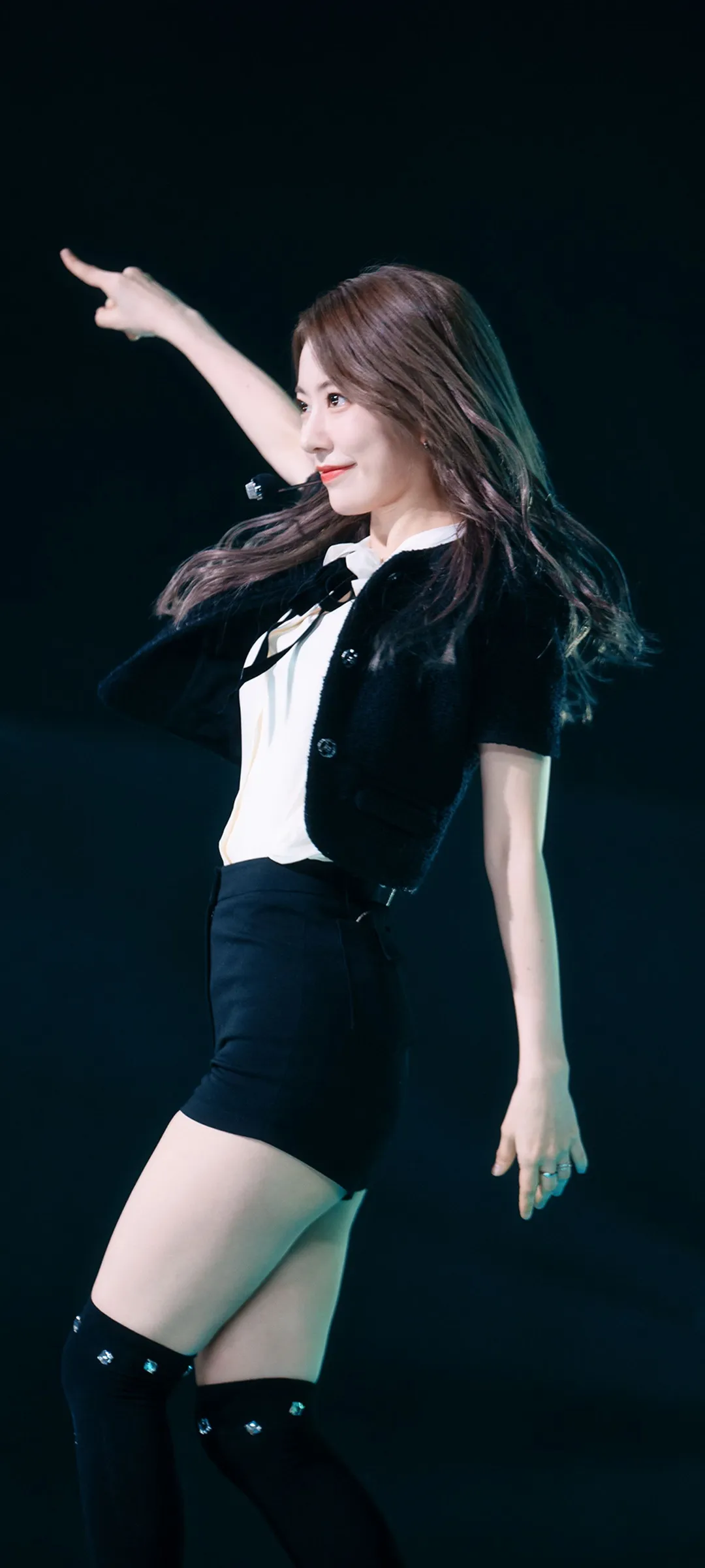 Fond d'écran de verrouillage mobile Sakura Miyawaki 4K HD télécharger — IZ*ONE, LE SSERAFIM