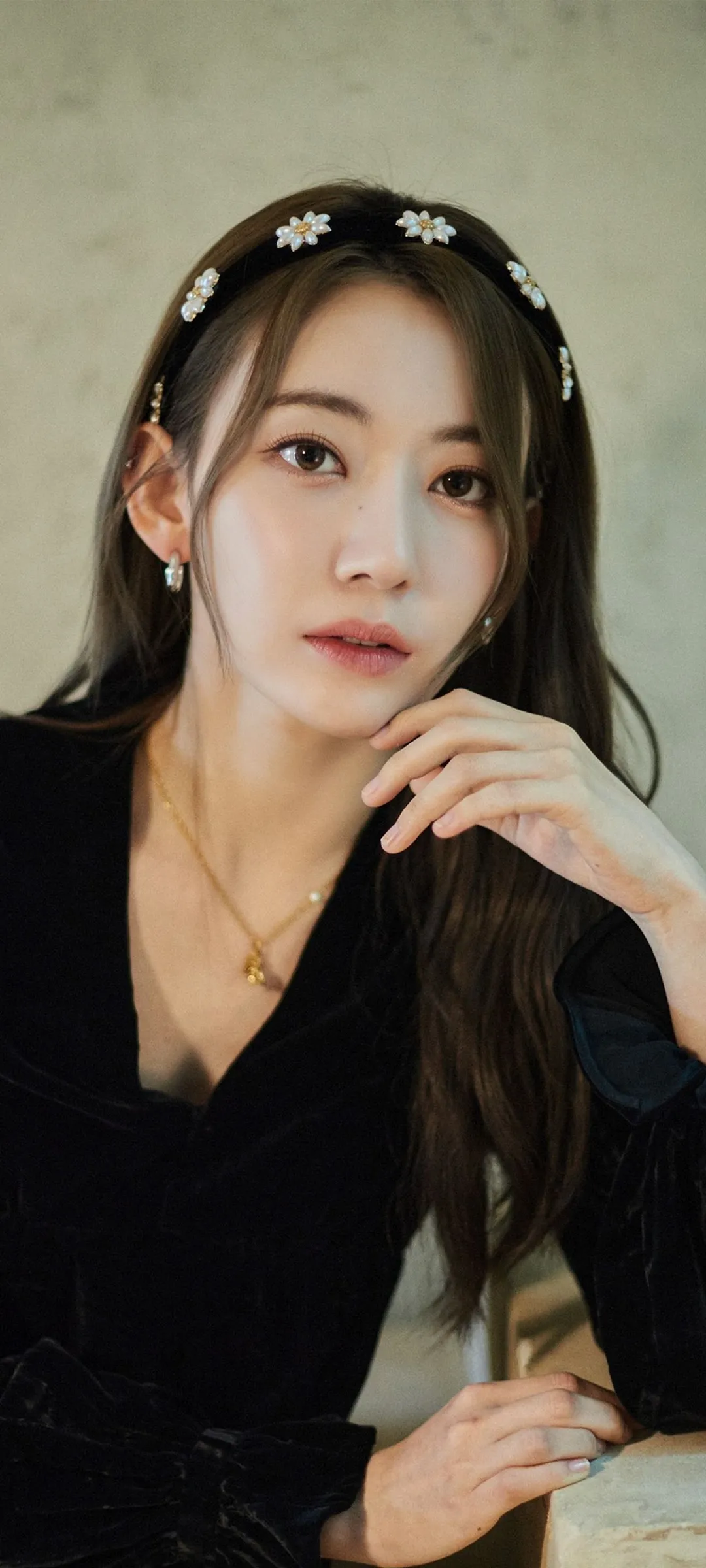 Fond d'écran de verrouillage mobile Sakura Miyawaki 4K HD télécharger — IZ*ONE, LE SSERAFIM