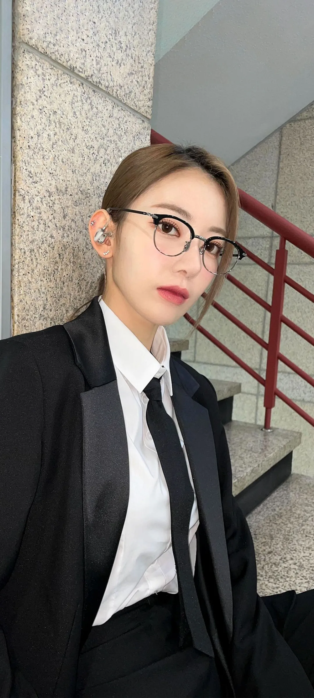 Fond d'écran de verrouillage mobile Sakura Miyawaki 4K HD télécharger — IZ*ONE, LE SSERAFIM