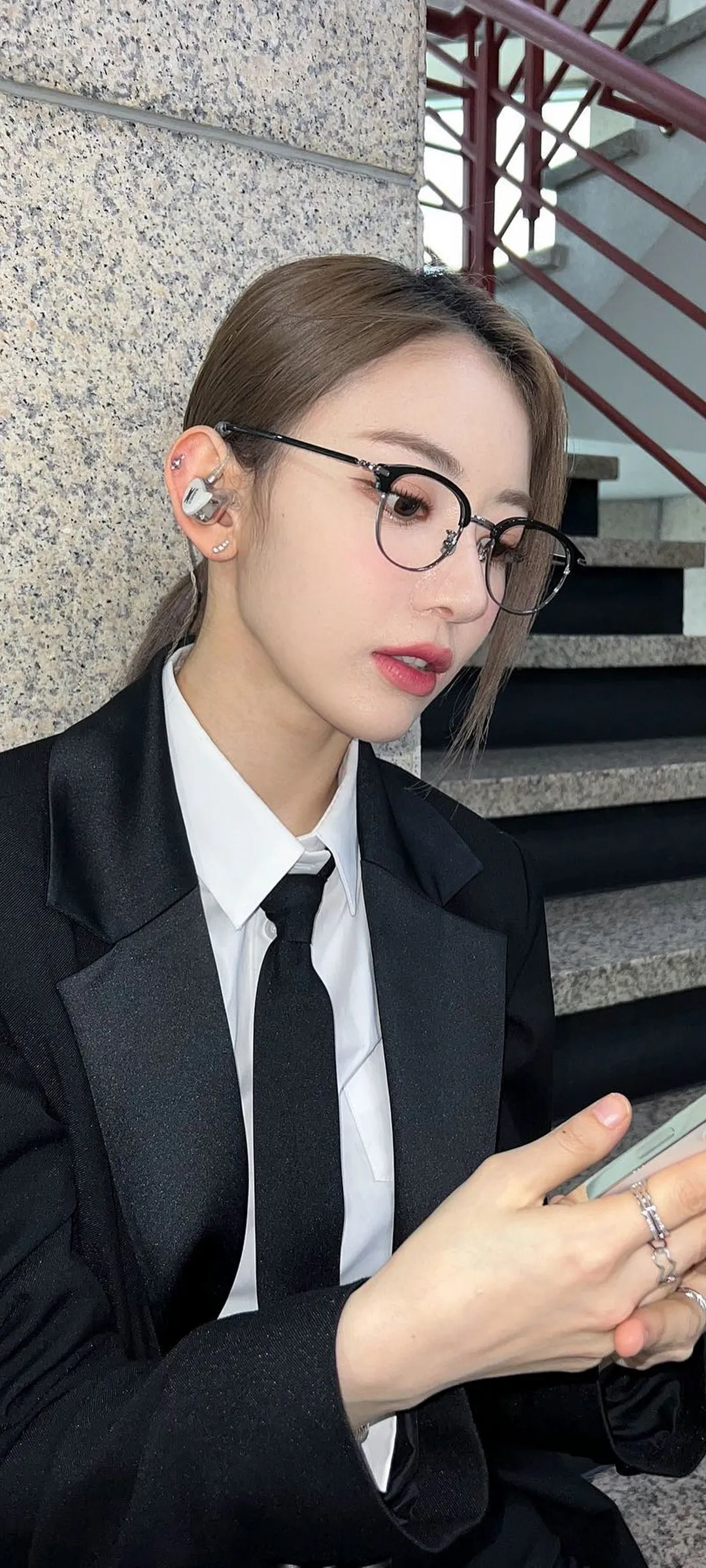 Fond d'écran de verrouillage mobile Sakura Miyawaki 4K HD télécharger — IZ*ONE, LE SSERAFIM