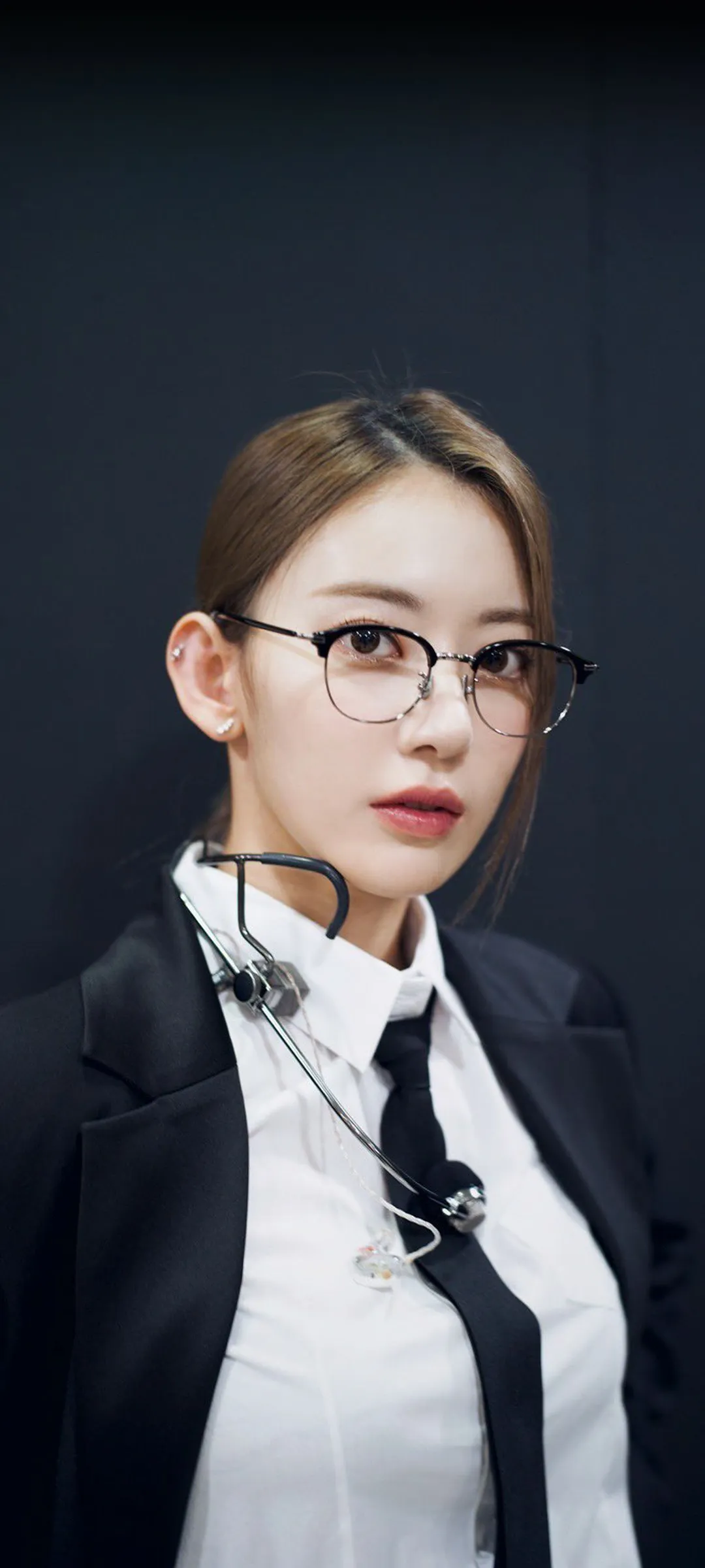 Fond d'écran de verrouillage mobile Sakura Miyawaki 4K HD télécharger — IZ*ONE, LE SSERAFIM