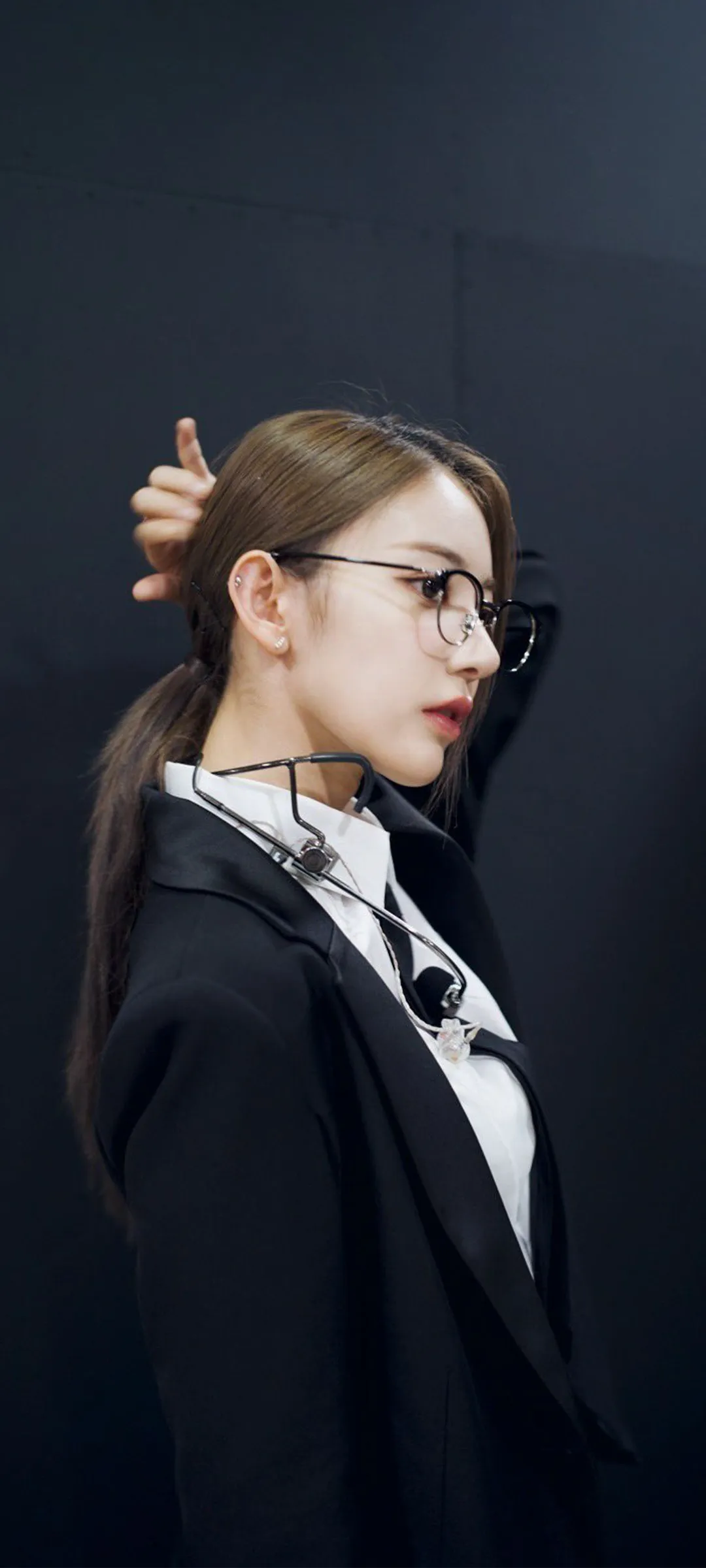 Fond d'écran de verrouillage mobile Sakura Miyawaki 4K HD télécharger — IZ*ONE, LE SSERAFIM