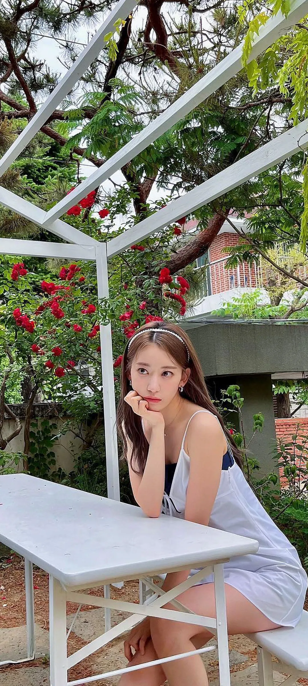 Fond d'écran de verrouillage mobile Sakura Miyawaki 4K HD télécharger — IZ*ONE, LE SSERAFIM