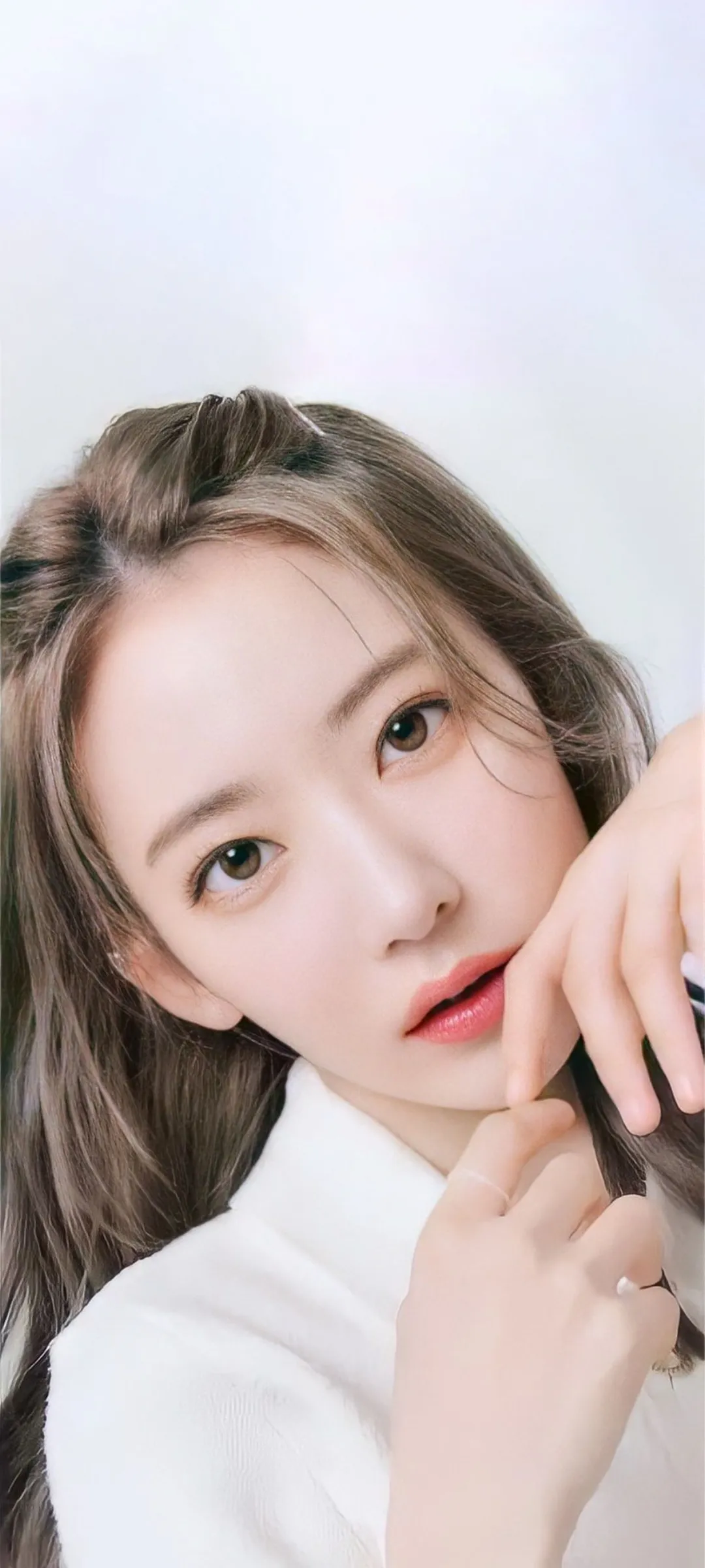 Fond d'écran de verrouillage mobile Sakura Miyawaki 4K HD télécharger — IZ*ONE, LE SSERAFIM
