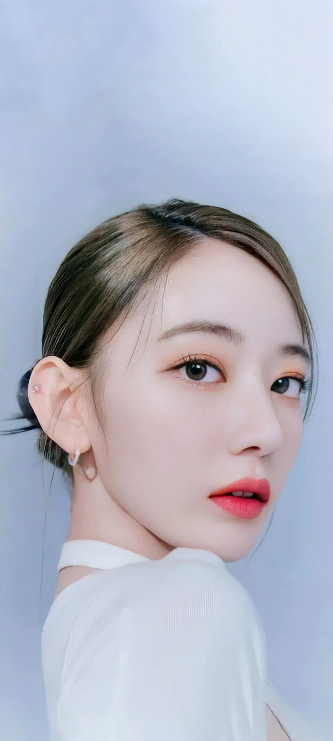 Fond d'écran de verrouillage mobile Sakura Miyawaki 4K HD télécharger — IZ*ONE, LE SSERAFIM