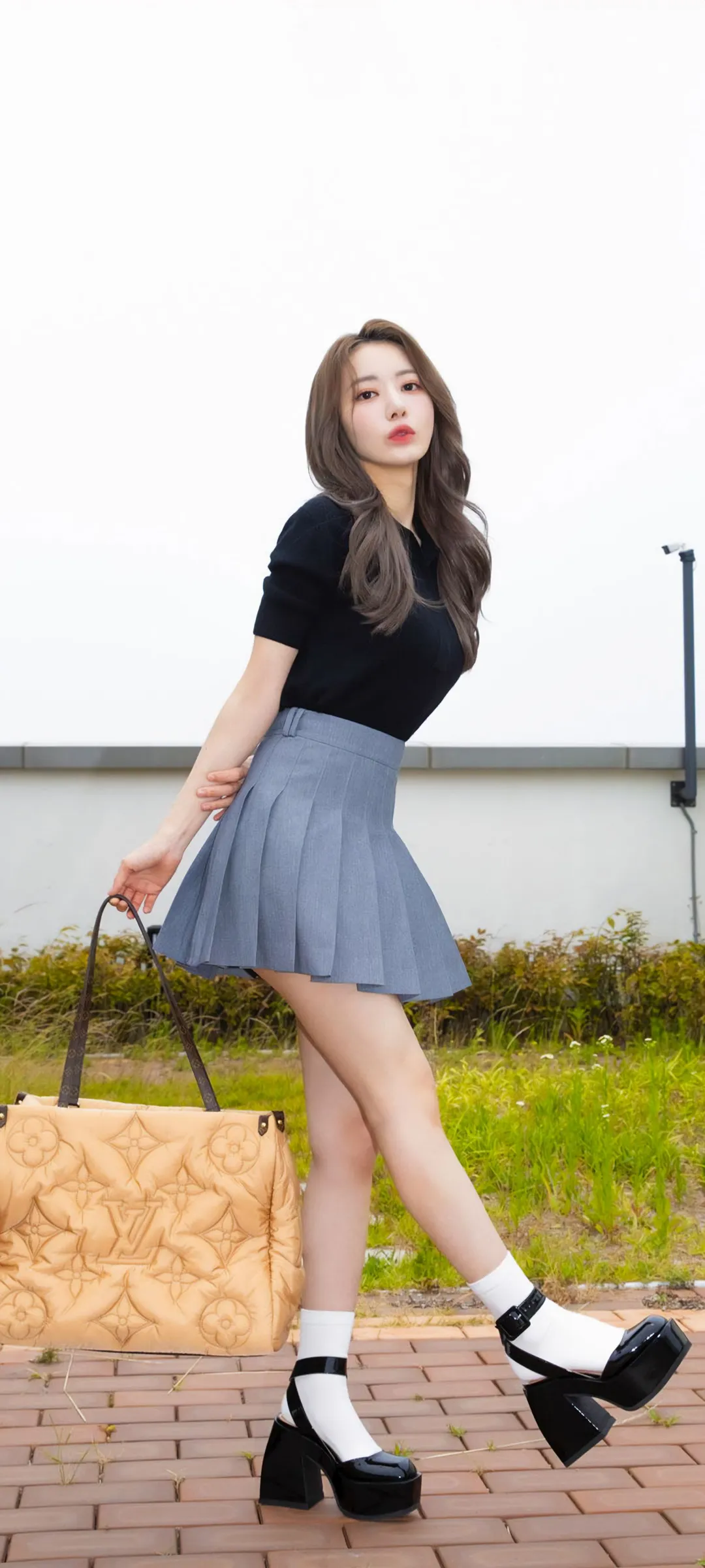 Fond d'écran de verrouillage mobile Sakura Miyawaki 4K HD télécharger — IZ*ONE, LE SSERAFIM