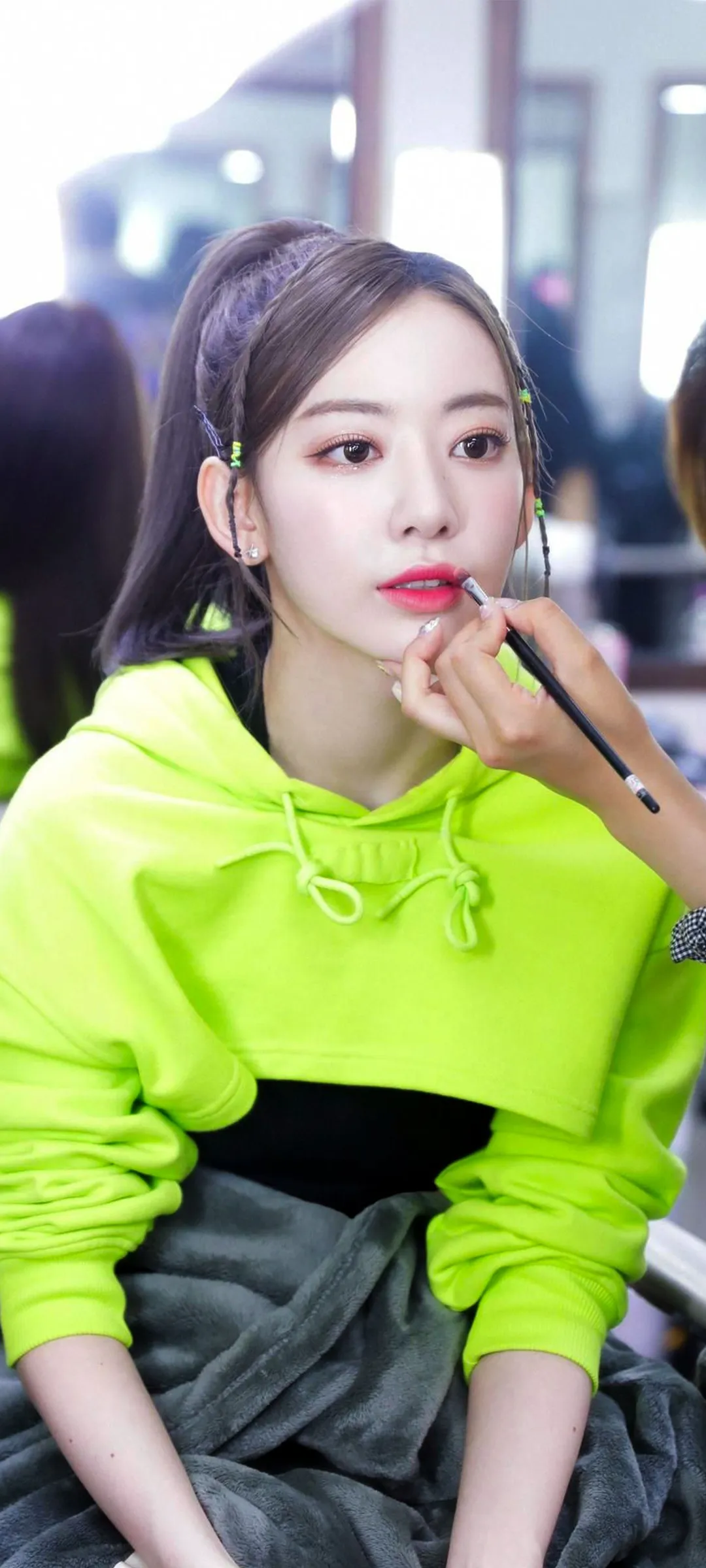 Fond d'écran de verrouillage mobile Sakura Miyawaki FEARLESS 4K HD télécharger — IZ*ONE, LE SSERAFIM