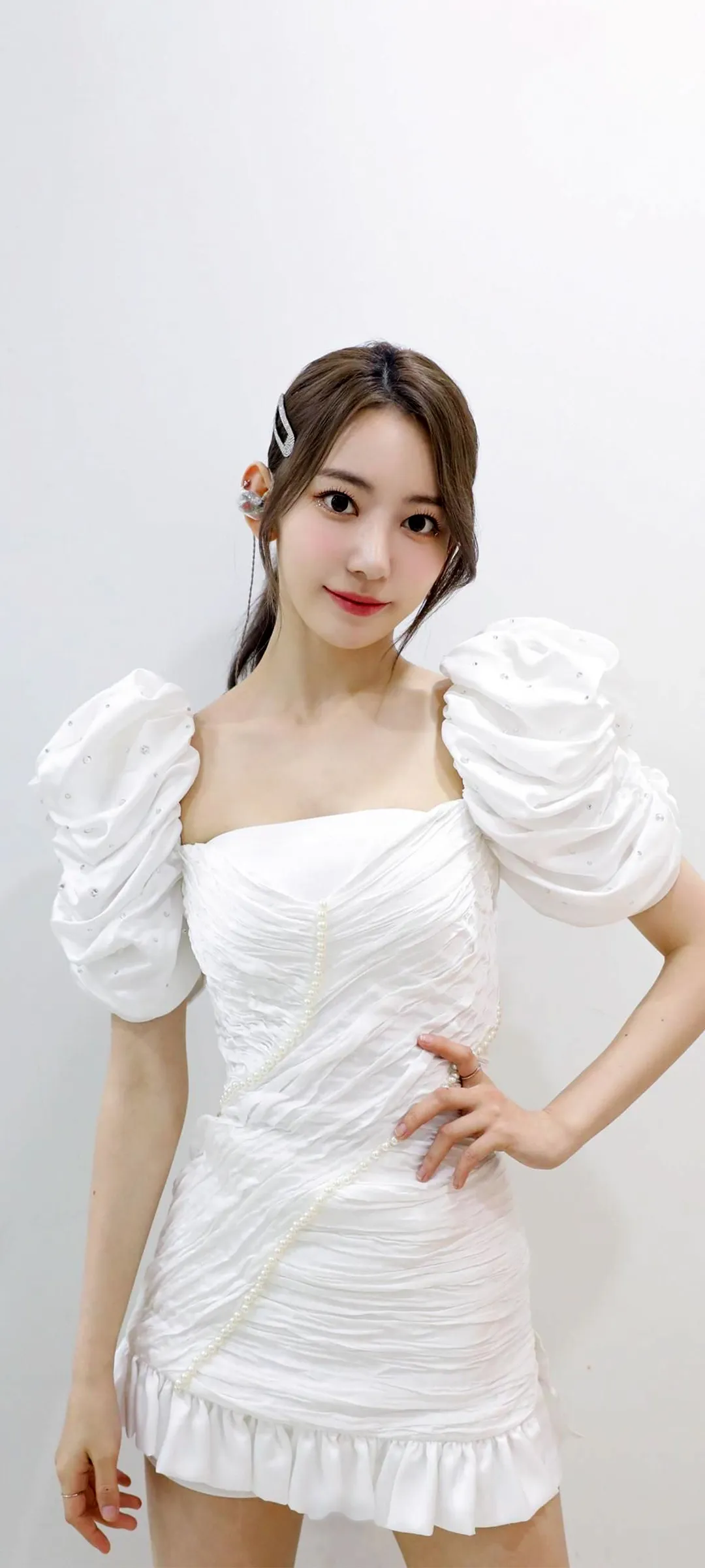 Fond d'écran de verrouillage mobile Sakura Miyawaki FEARLESS 4K HD télécharger — IZ*ONE, LE SSERAFIM