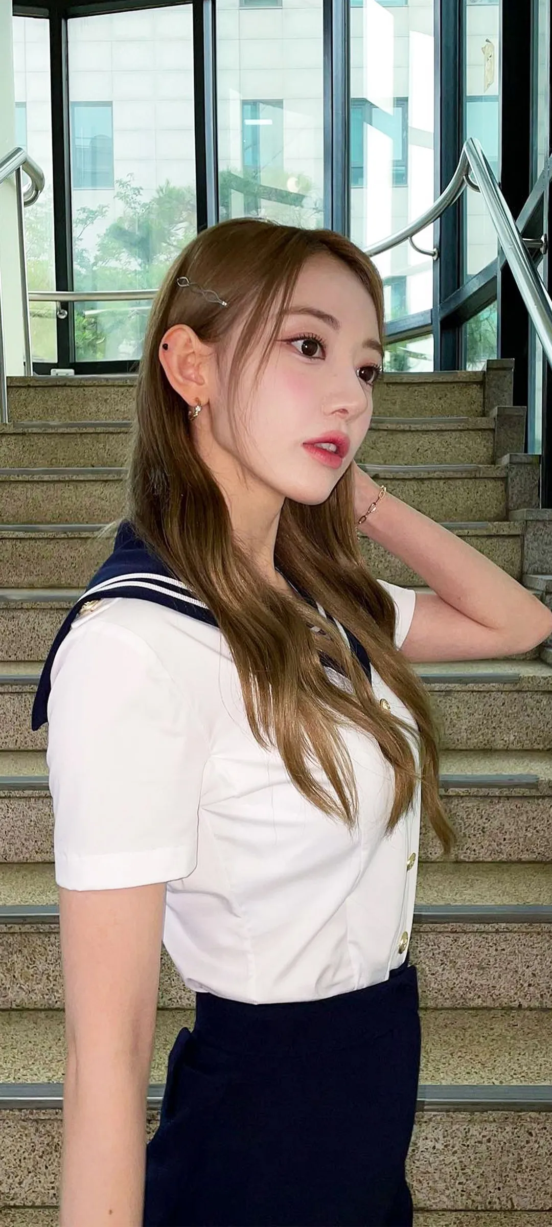 Fond d'écran de verrouillage mobile Sakura Miyawaki 4K HD télécharger — IZ*ONE, LE SSERAFIM