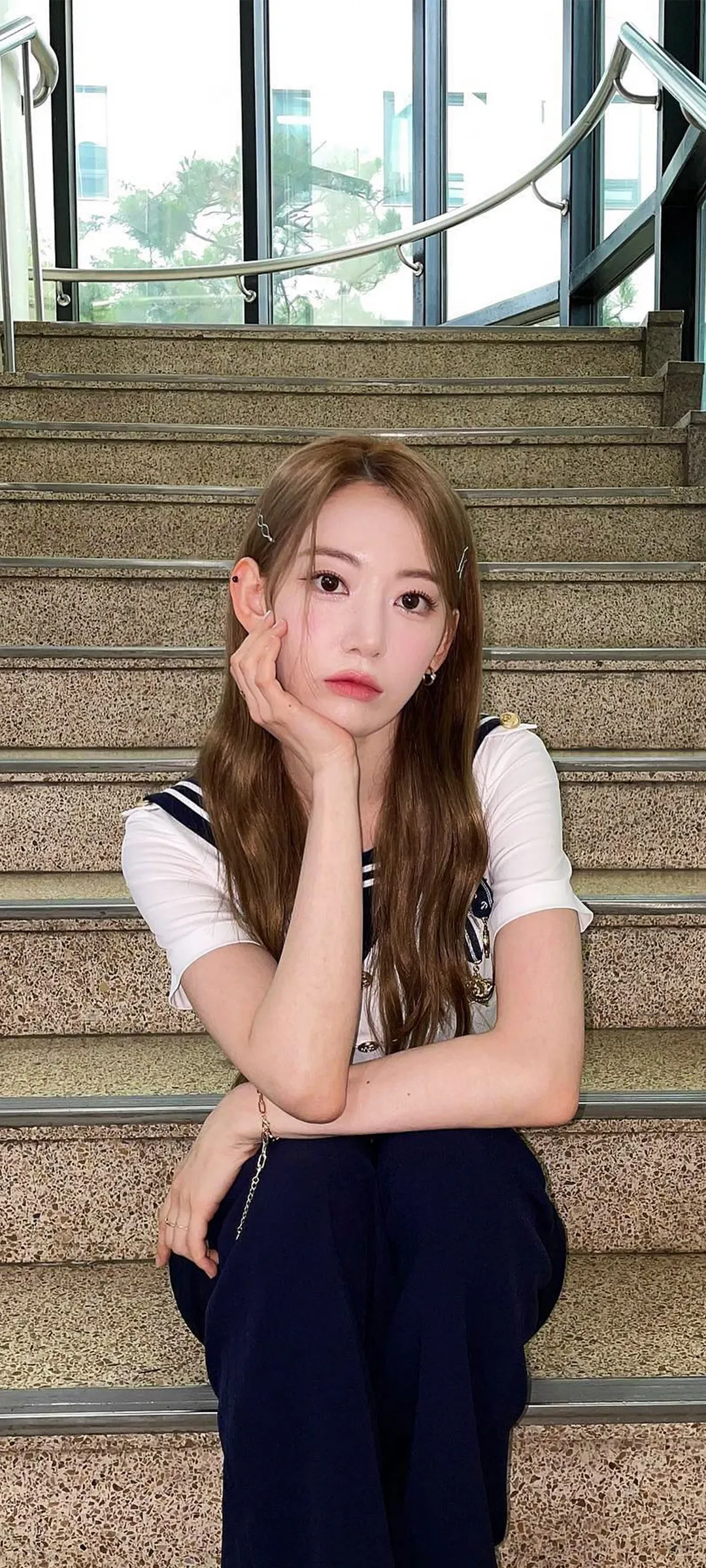 Fond d'écran de verrouillage mobile Sakura Miyawaki 4K HD télécharger — IZ*ONE, LE SSERAFIM