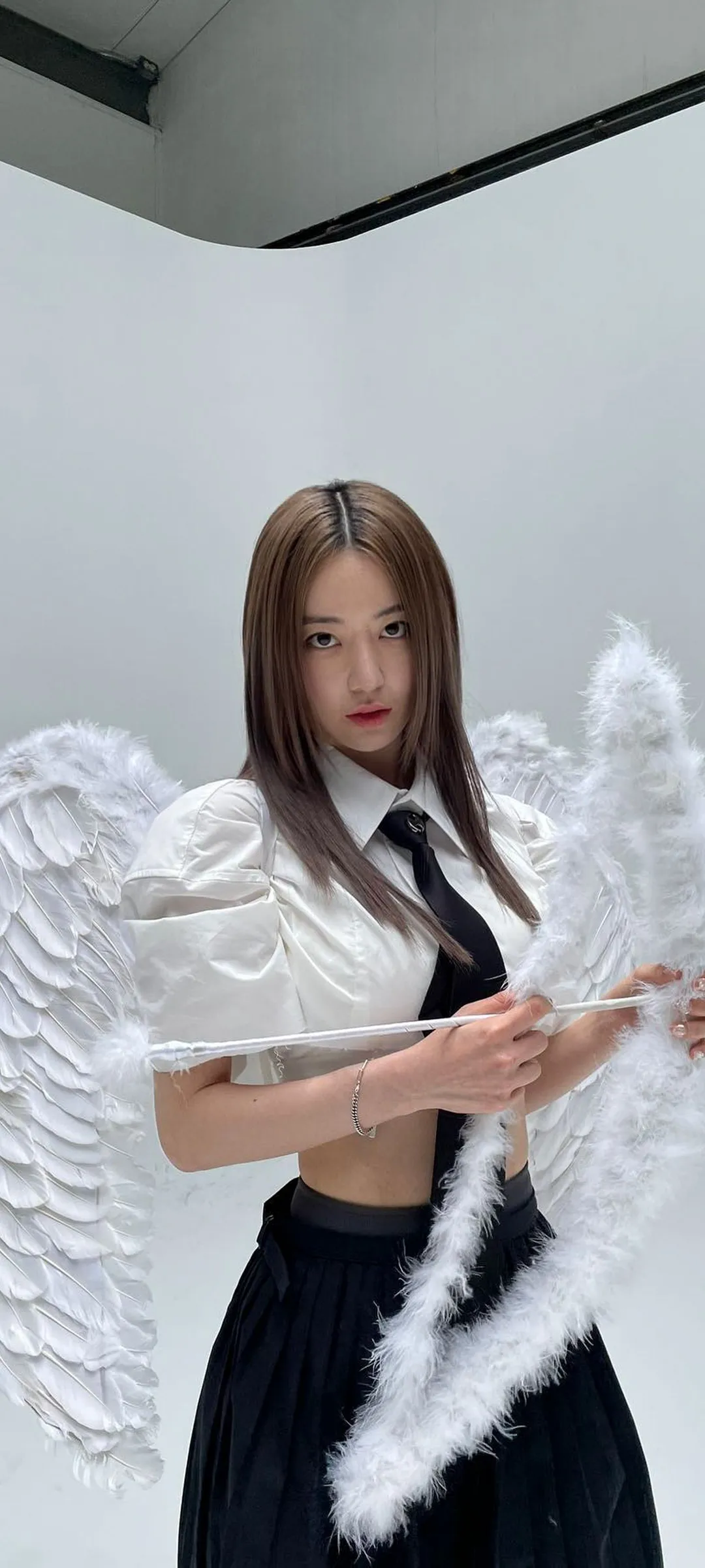 Fond d'écran de verrouillage mobile Sakura Miyawaki 4K HD télécharger — IZ*ONE, LE SSERAFIM