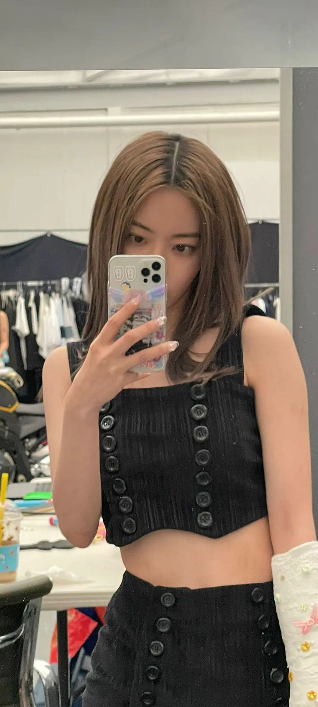 Fond d'écran de verrouillage mobile Sakura Miyawaki 4K HD télécharger — IZ*ONE, LE SSERAFIM
