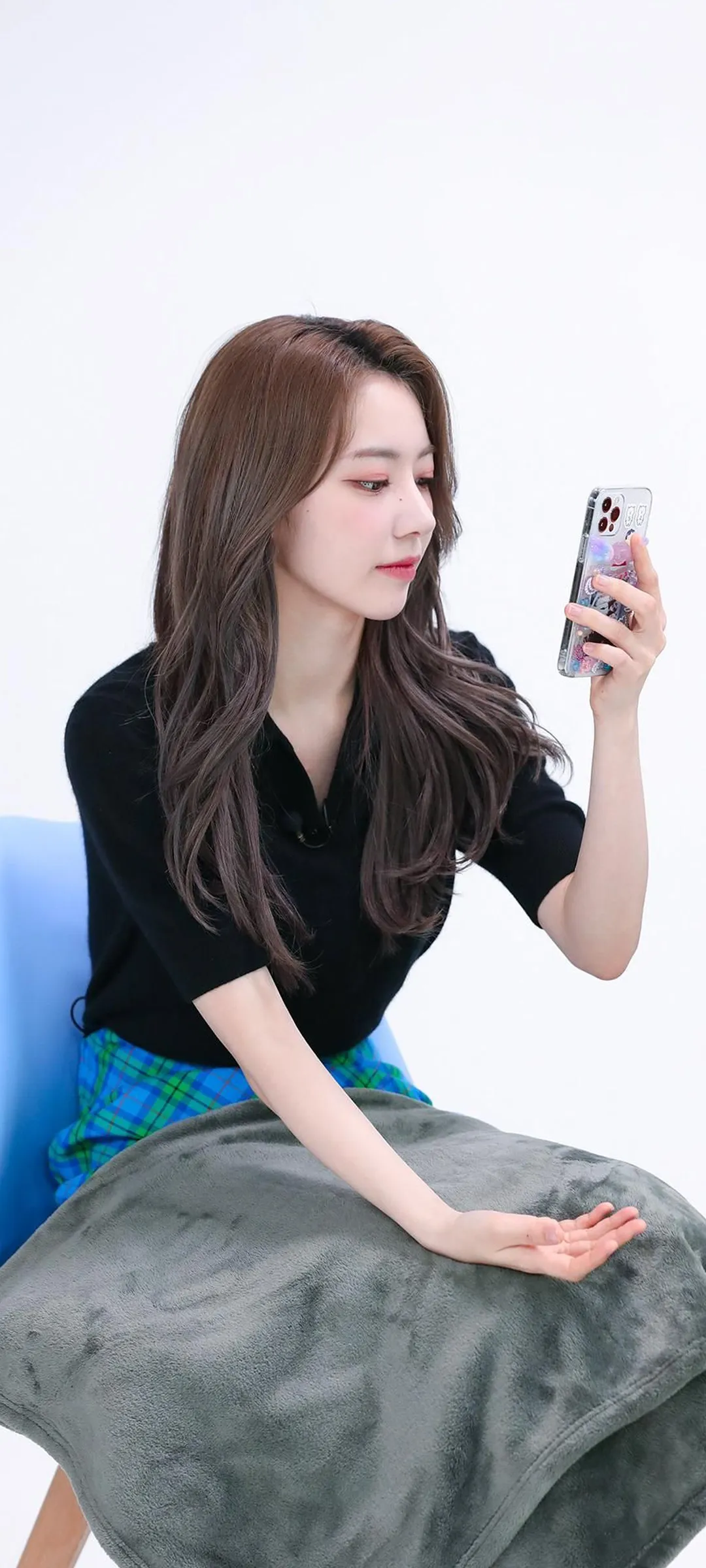 Fond d'écran de verrouillage mobile Sakura Miyawaki 4K HD télécharger — IZ*ONE, LE SSERAFIM