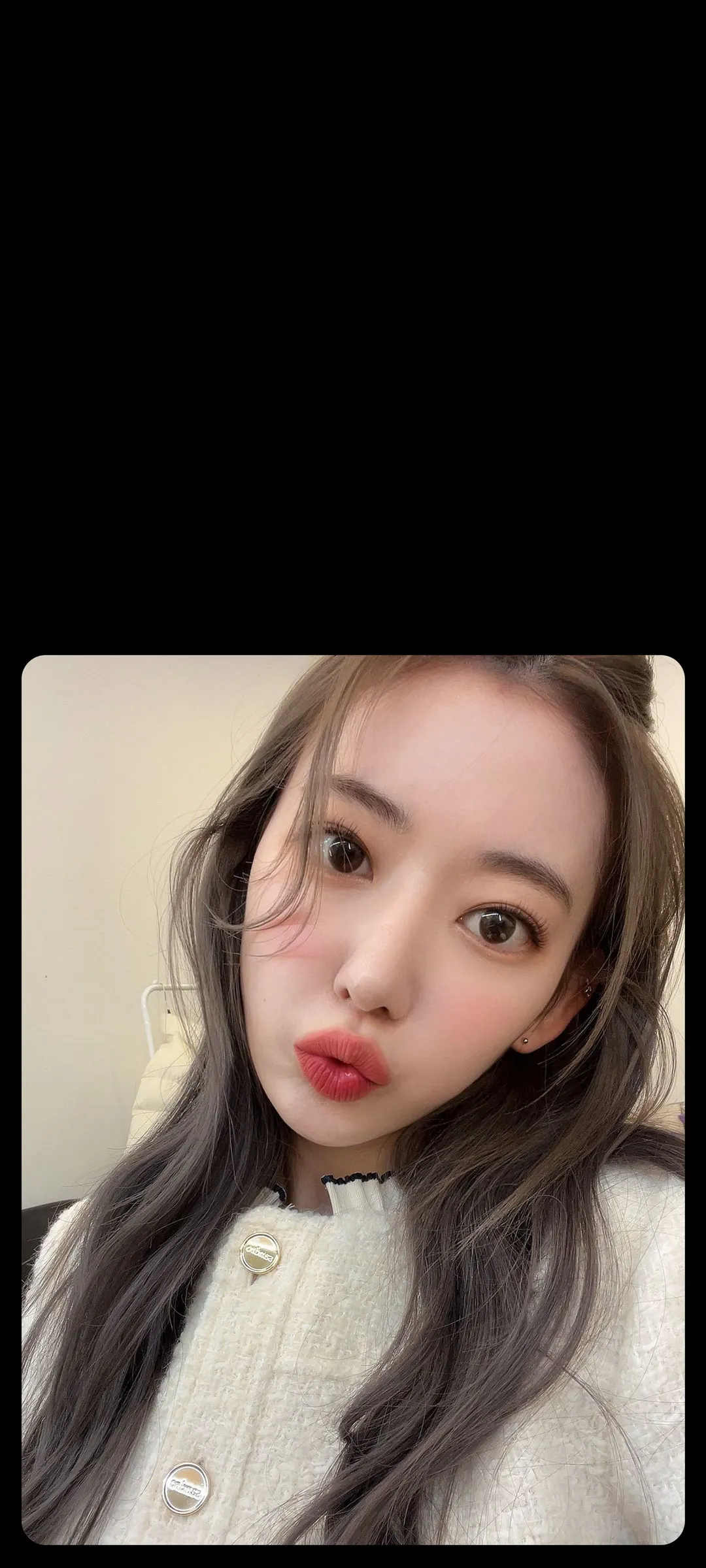 Fond d'écran de verrouillage mobile Sakura Miyawaki 4K HD télécharger — IZ*ONE, LE SSERAFIM