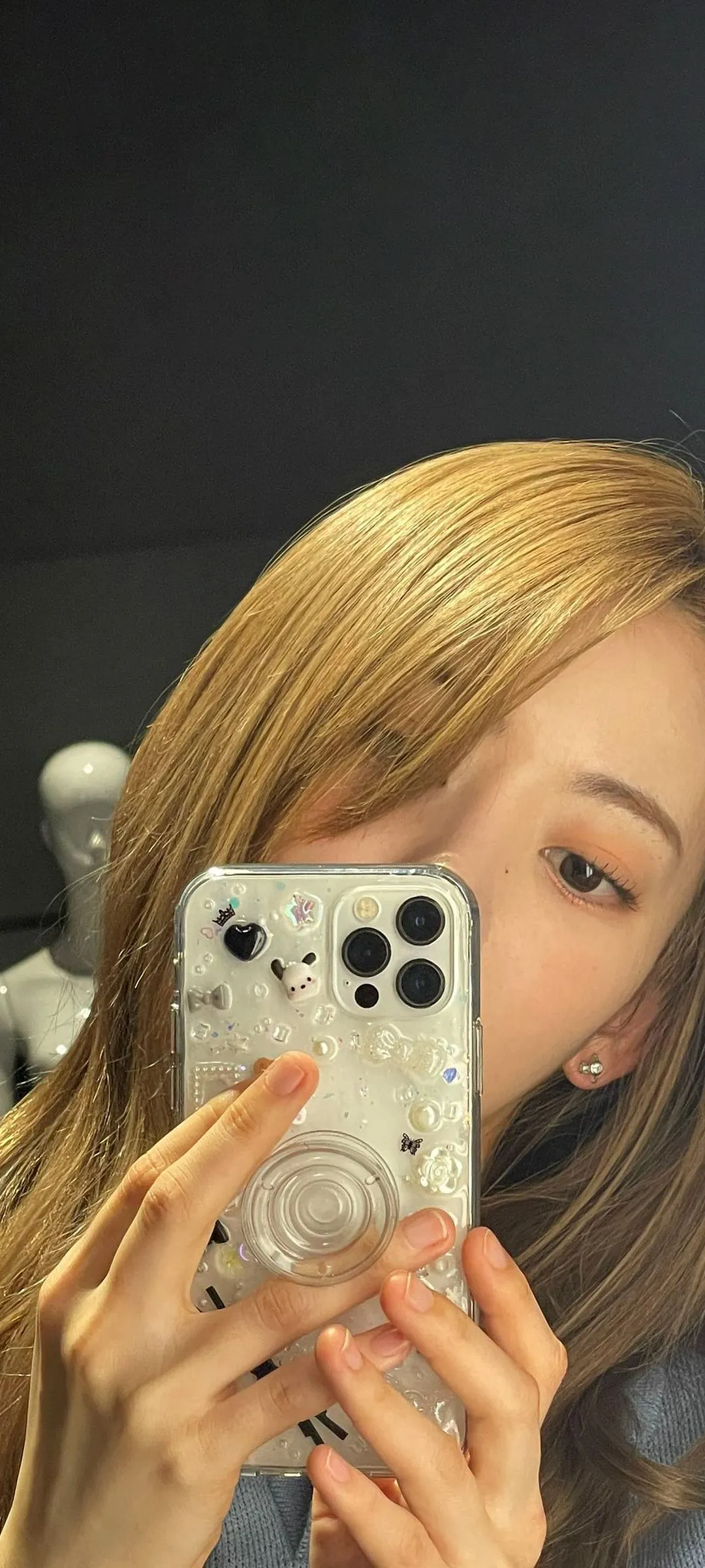 Fond d'écran de verrouillage mobile Sakura Miyawaki 4K HD télécharger — IZ*ONE, LE SSERAFIM