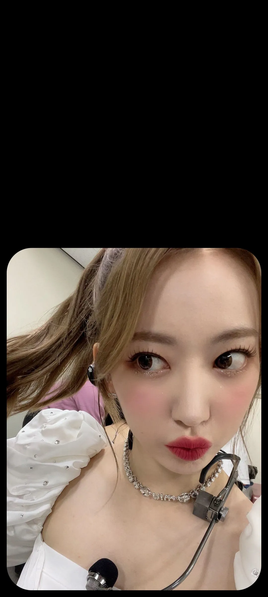 Fond d'écran de verrouillage mobile Sakura Miyawaki 4K HD télécharger — IZ*ONE, LE SSERAFIM