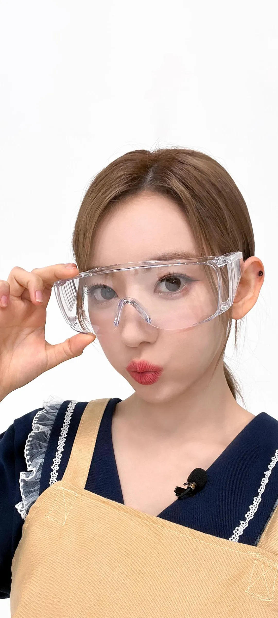 Fond d'écran de verrouillage mobile Sakura Miyawaki 4K HD télécharger — IZ*ONE, LE SSERAFIM