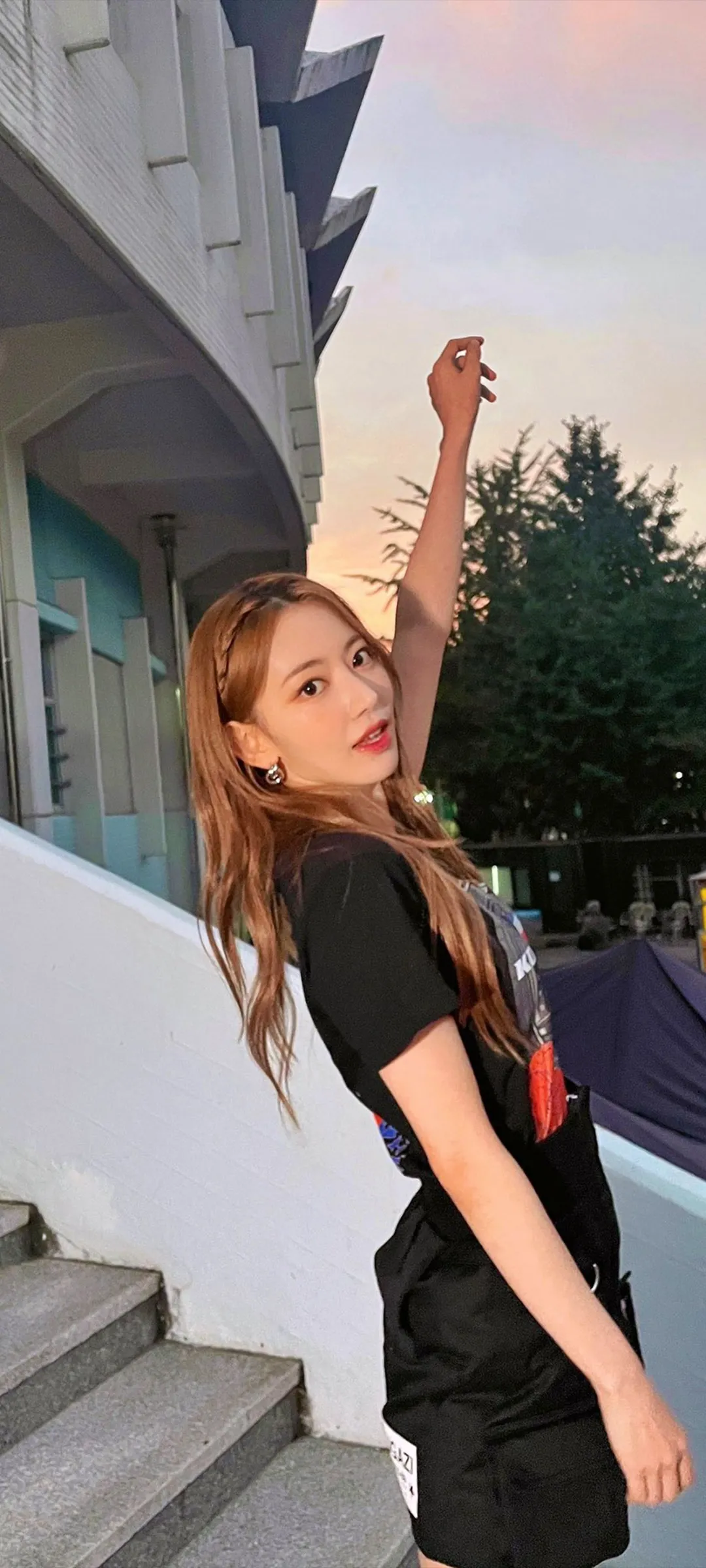 Fond d'écran de verrouillage mobile Sakura Miyawaki 4K HD télécharger — IZ*ONE, LE SSERAFIM