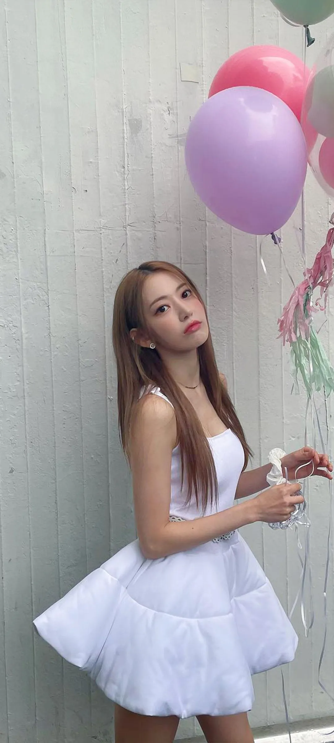Fond d'écran de verrouillage mobile Sakura Miyawaki 4K HD télécharger — IZ*ONE, LE SSERAFIM