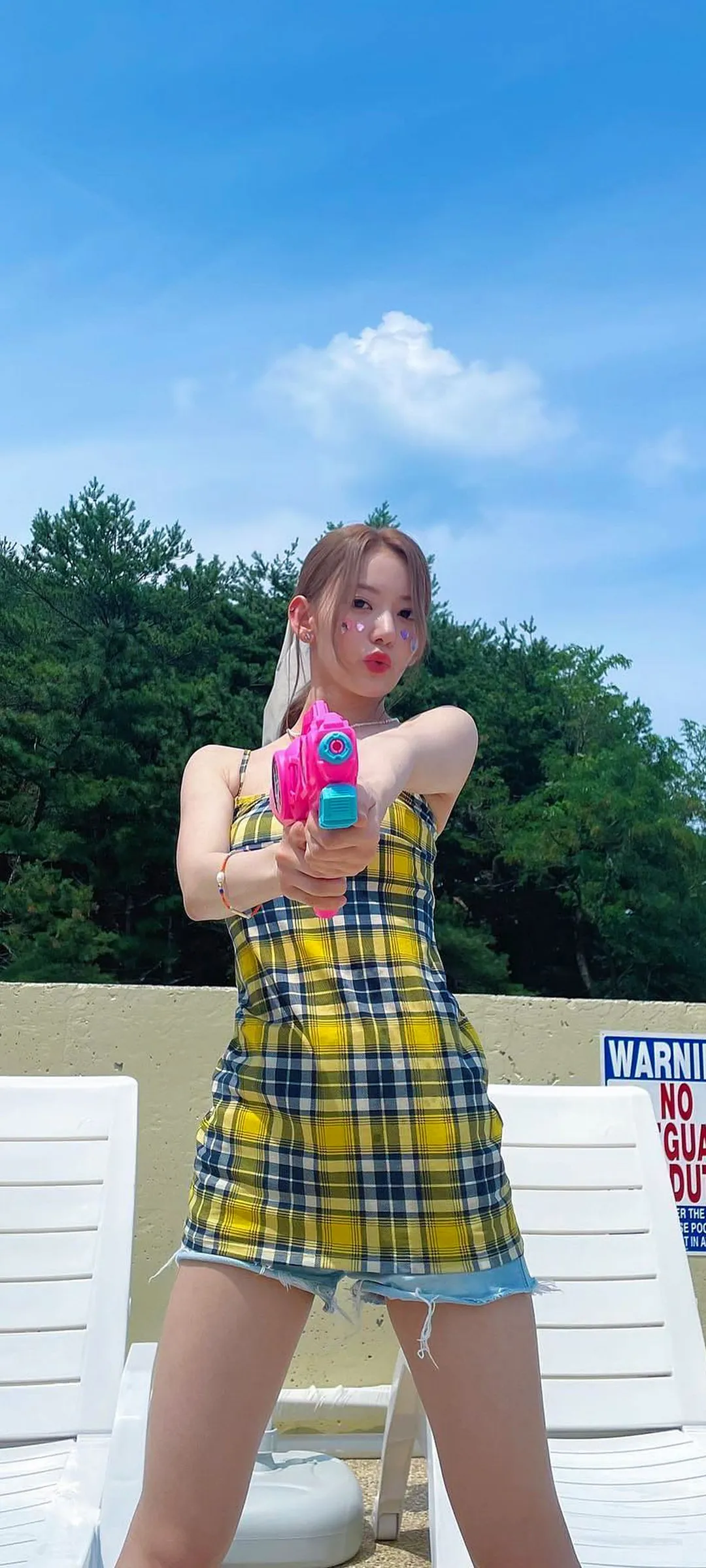 Fond d'écran de verrouillage mobile Sakura Miyawaki 4K HD télécharger — IZ*ONE, LE SSERAFIM