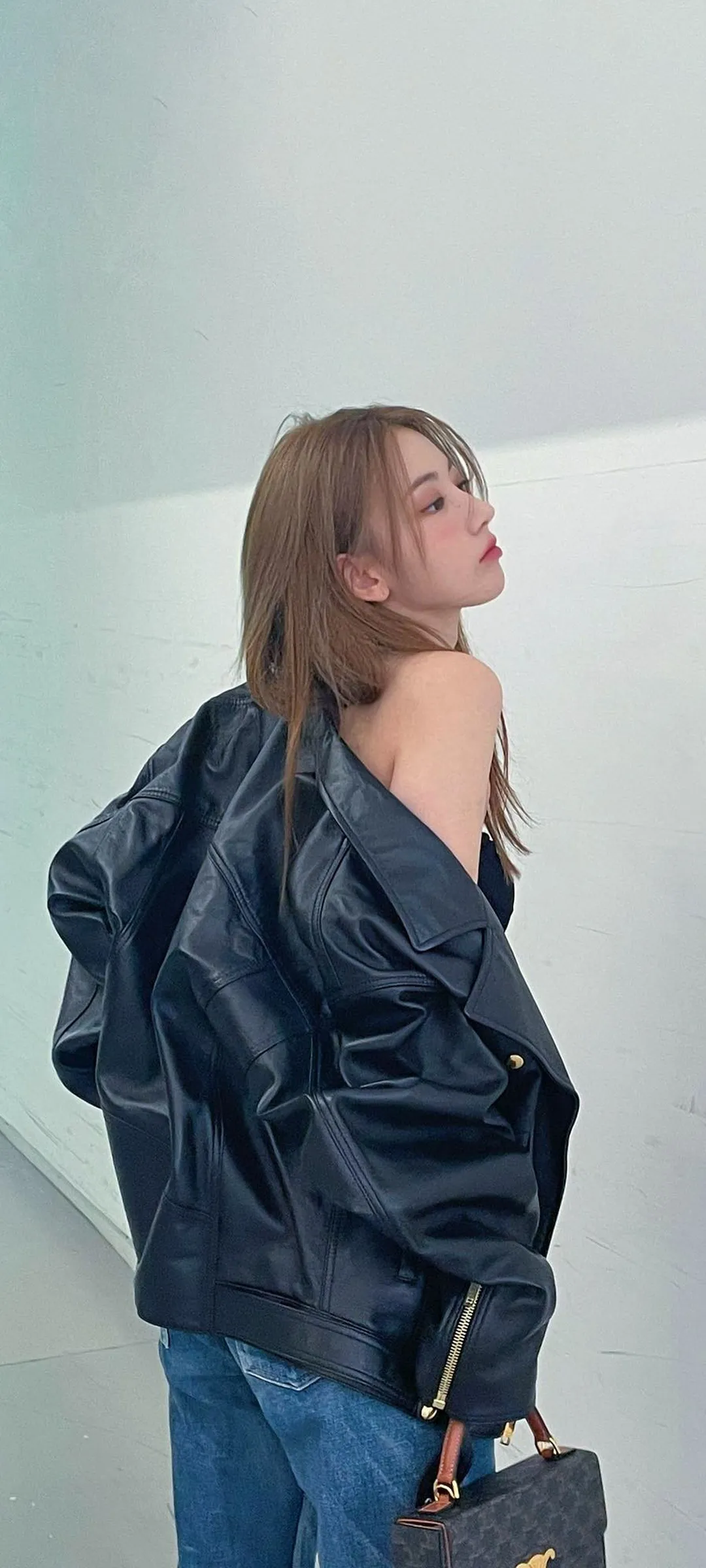 Fond d'écran de verrouillage mobile Sakura Miyawaki 4K HD télécharger — IZ*ONE, LE SSERAFIM