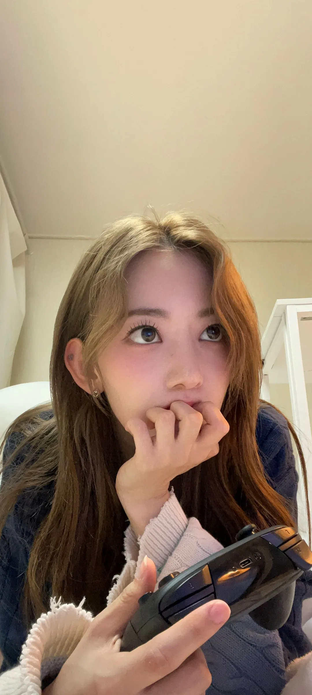Fond d'écran de verrouillage mobile Sakura Miyawaki 4K HD télécharger — IZ*ONE, LE SSERAFIM