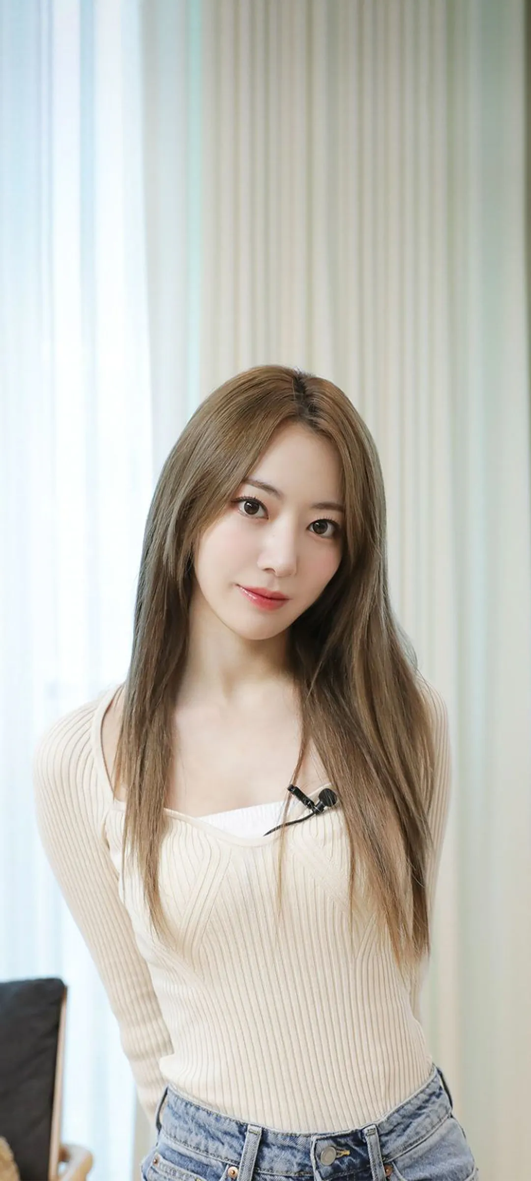 Fond d'écran de verrouillage mobile Sakura Miyawaki 4K HD télécharger — IZ*ONE, LE SSERAFIM