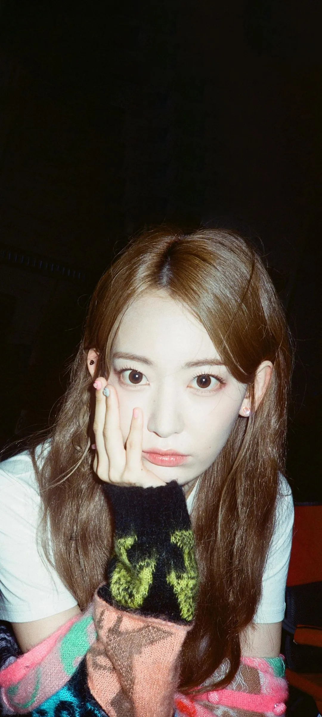 Fond d'écran de verrouillage mobile Sakura Miyawaki 4K HD télécharger — IZ*ONE, LE SSERAFIM