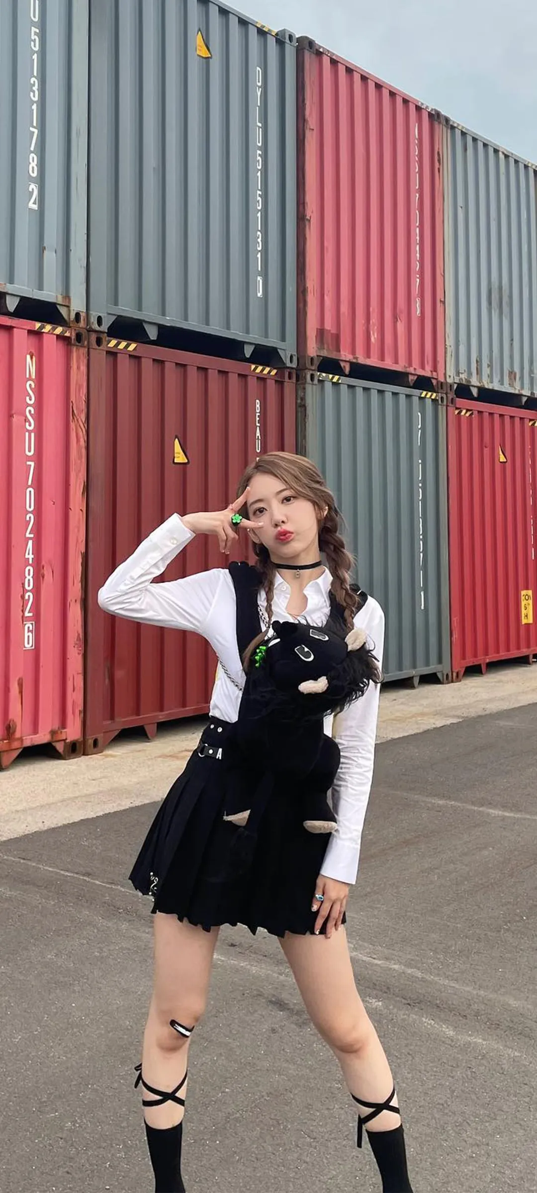 Fond d'écran de verrouillage mobile Sakura Miyawaki 4K HD télécharger — IZ*ONE, LE SSERAFIM