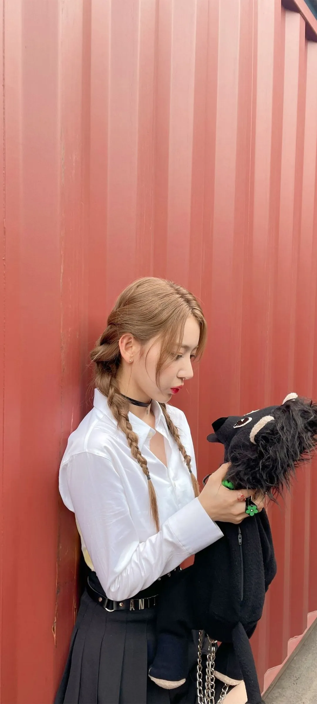 Fond d'écran de verrouillage mobile Sakura Miyawaki 4K HD télécharger — IZ*ONE, LE SSERAFIM