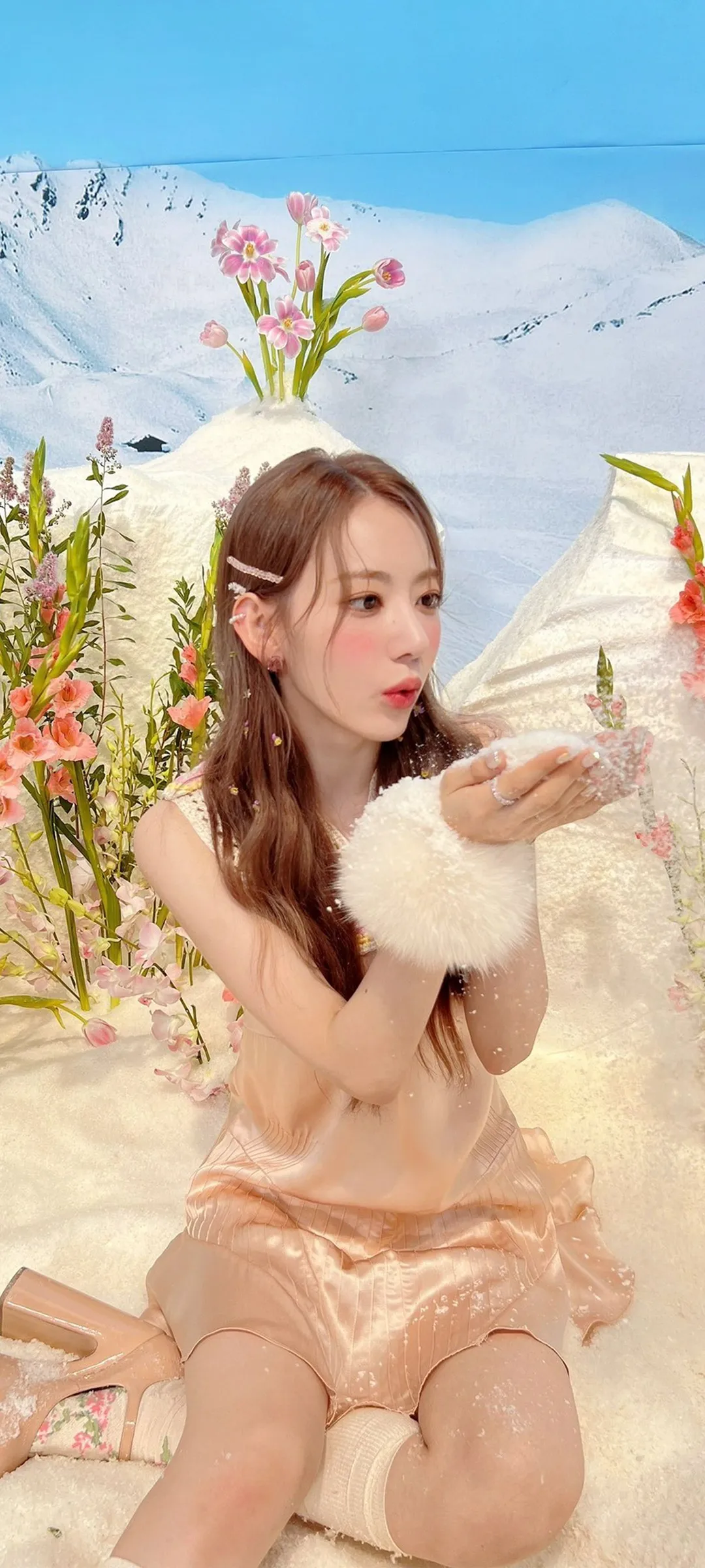 Fond d'écran de verrouillage mobile Sakura Miyawaki 4K HD télécharger — IZ*ONE, LE SSERAFIM