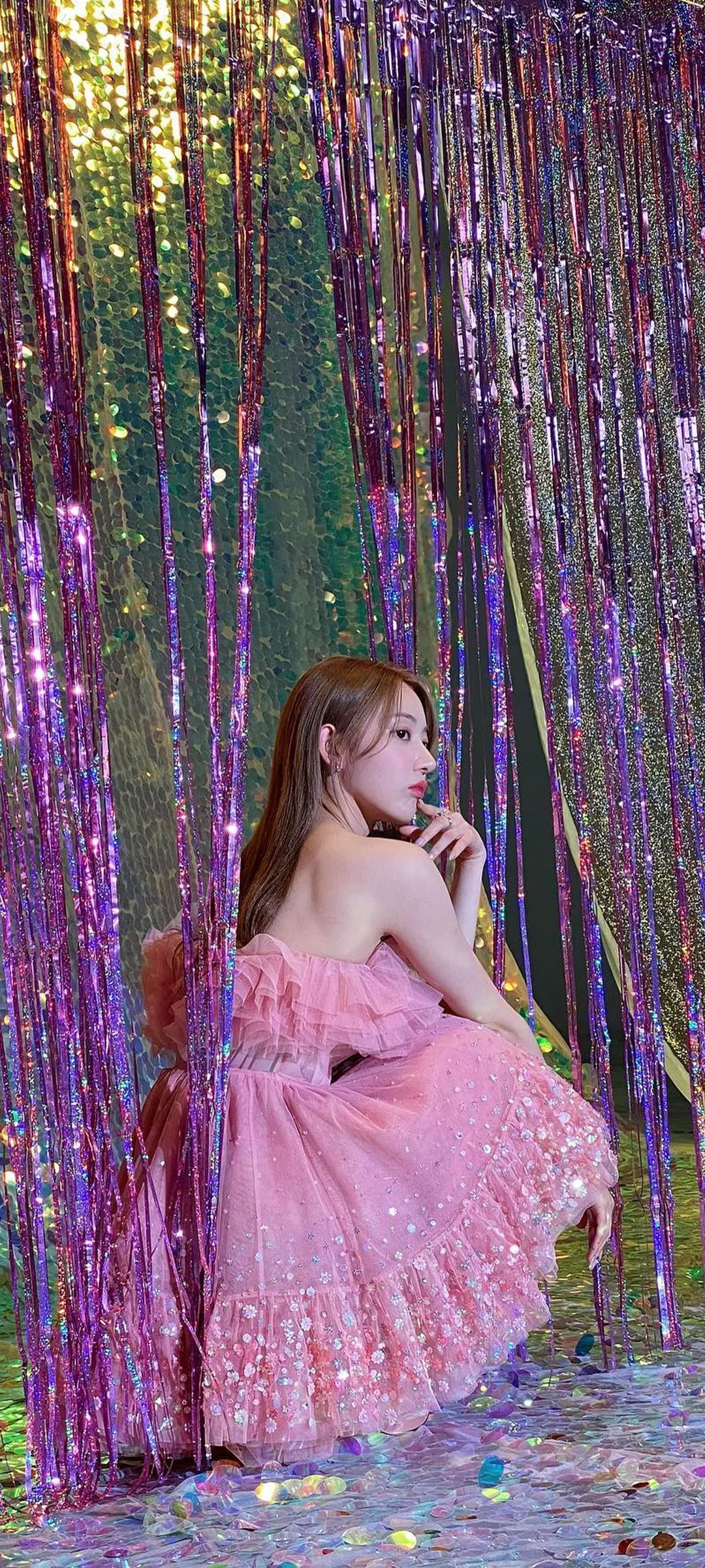 Fond d'écran de verrouillage mobile Sakura Miyawaki 4K HD télécharger — IZ*ONE, LE SSERAFIM