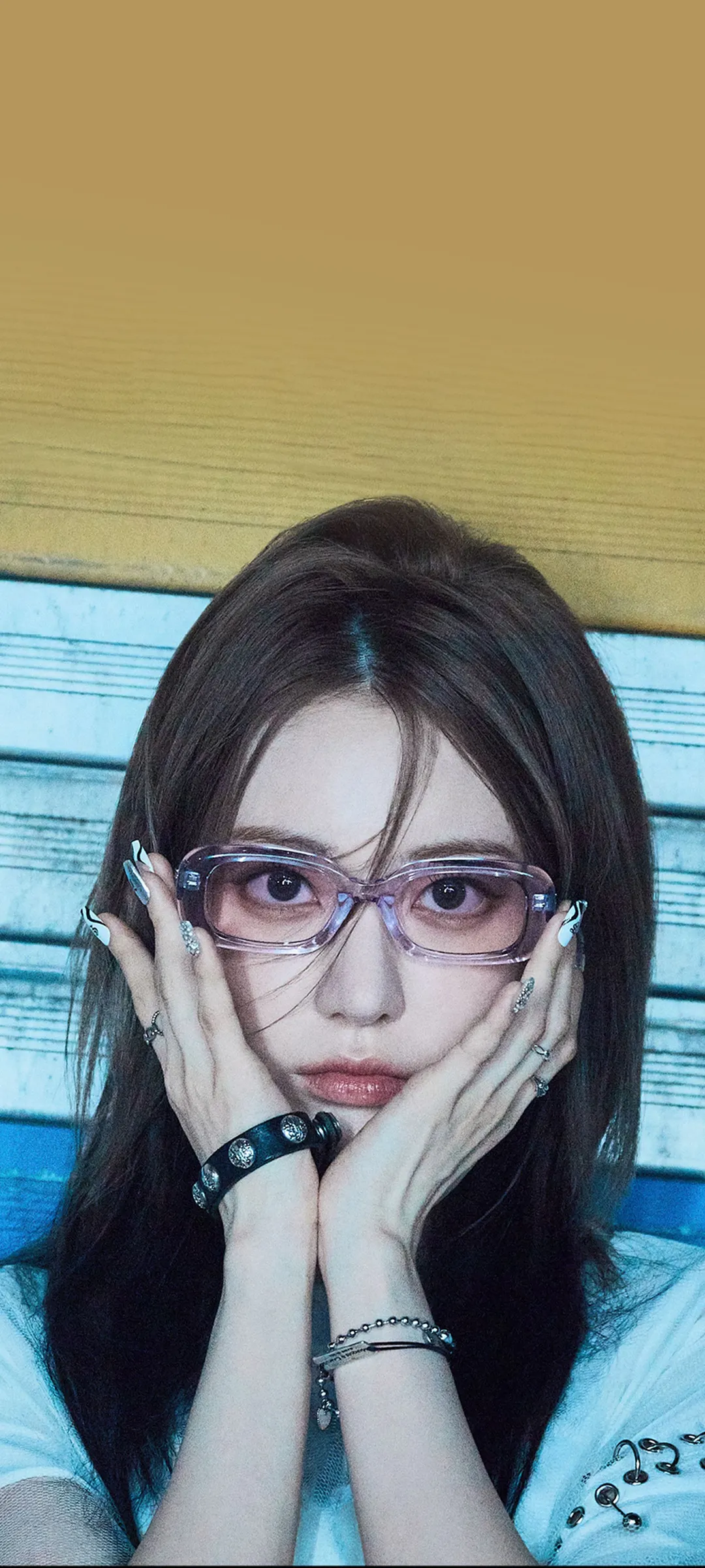 Fond d'écran de verrouillage mobile Sakura Miyawaki ANTIFRAGILE 4K HD télécharger — IZ*ONE, LE SSERAFIM