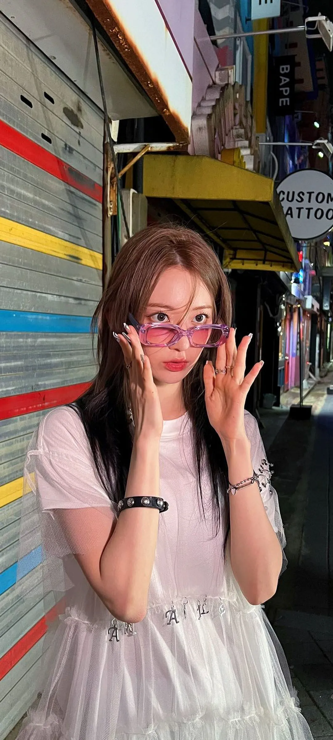 Fond d'écran de verrouillage mobile Sakura Miyawaki 4K HD télécharger — IZ*ONE, LE SSERAFIM