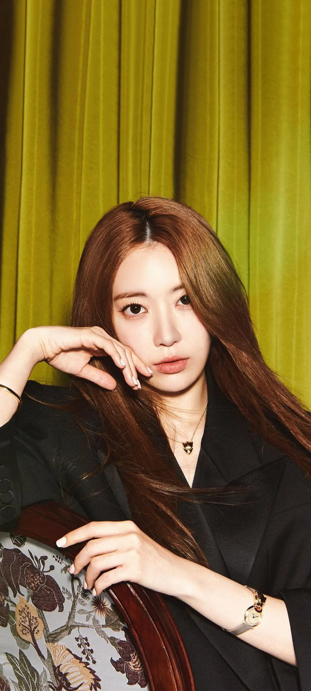 Fond d'écran de verrouillage mobile Sakura Miyawaki 4K HD télécharger — IZ*ONE, LE SSERAFIM