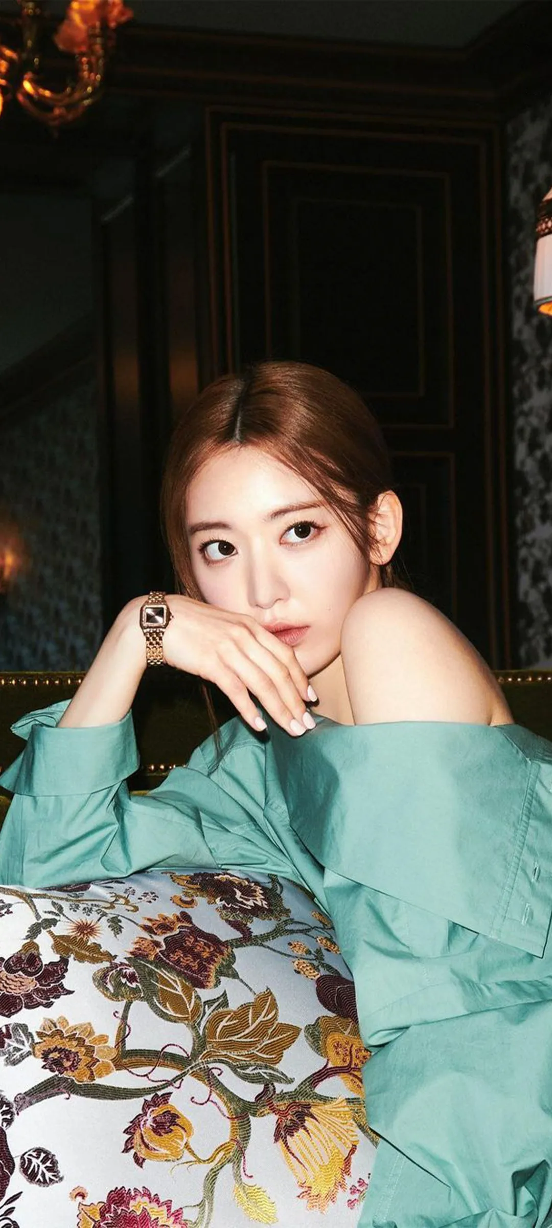 Fond d'écran de verrouillage mobile Sakura Miyawaki 4K HD télécharger — IZ*ONE, LE SSERAFIM