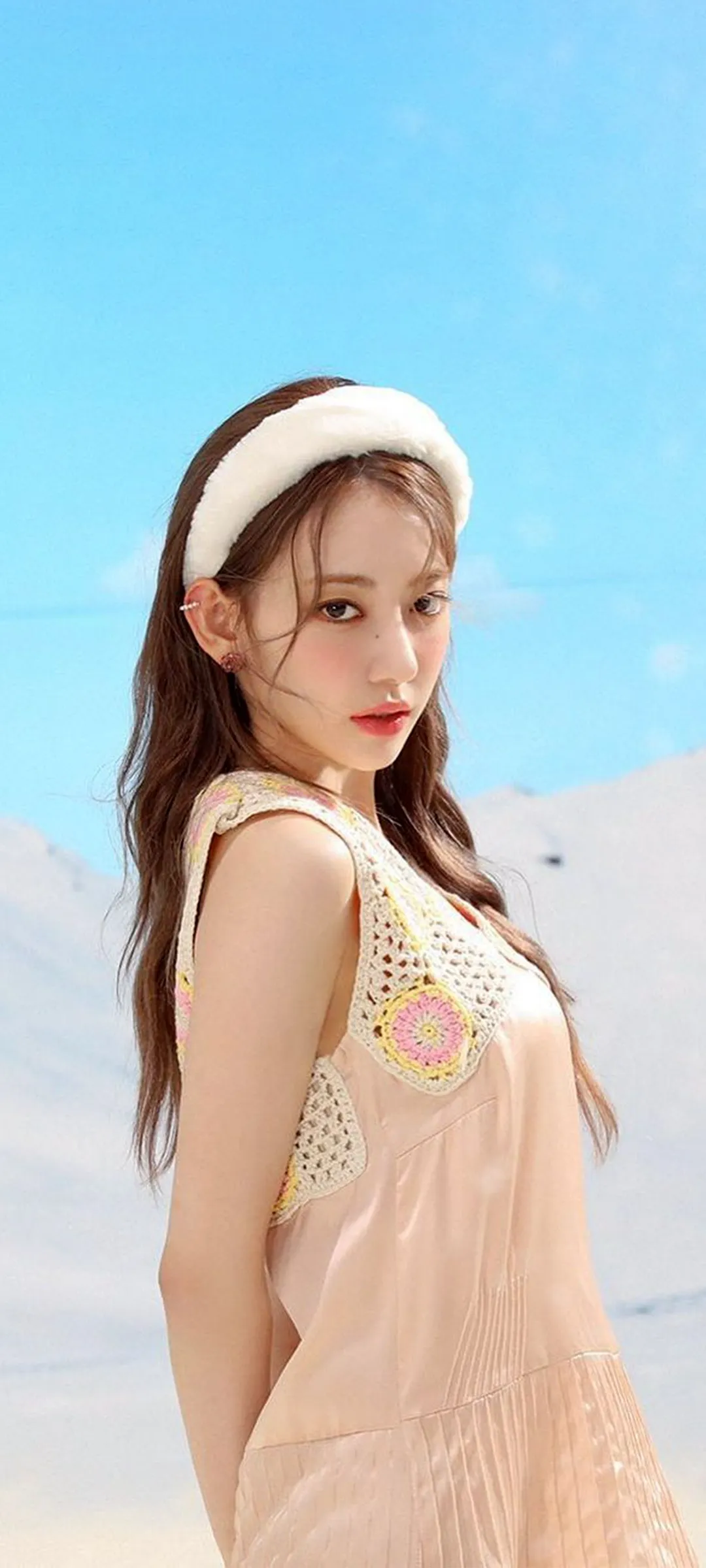 Fond d'écran de verrouillage mobile Sakura Miyawaki 4K HD télécharger — IZ*ONE, LE SSERAFIM